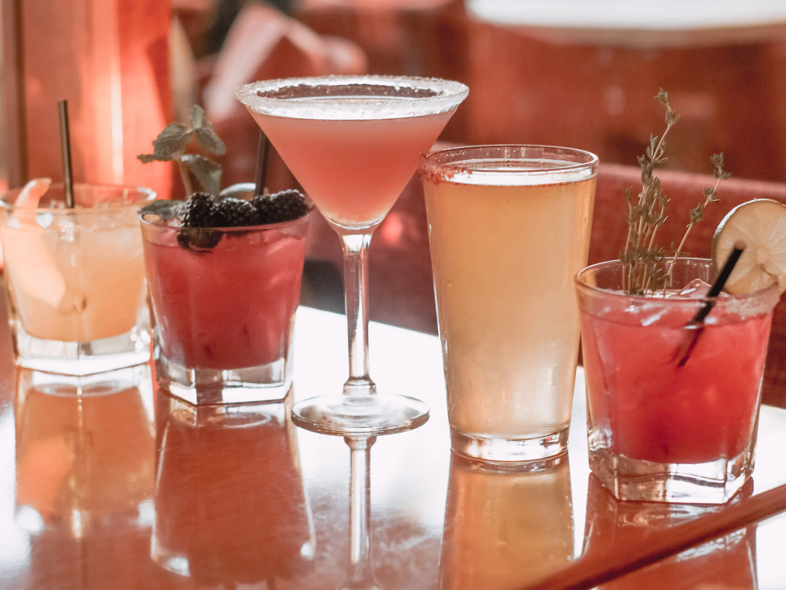 Eats Kitchen & Bar Irvine Cocktails & Beer | AMANDANHAMMOND.COM