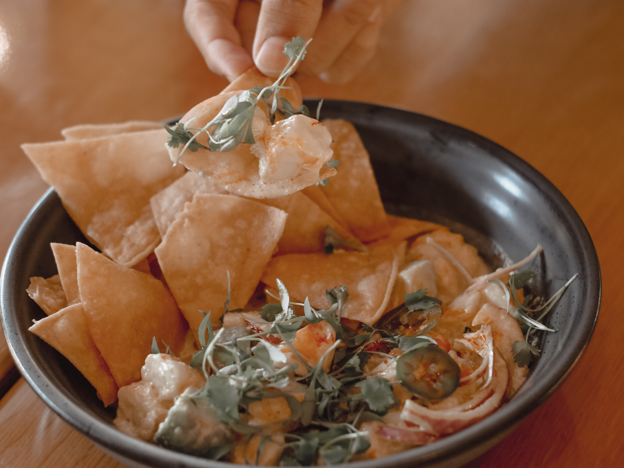 Eats Kitchen &amp; Irvine Shrimp Ceviche on Chip | AMANDANHAMMOND.COM