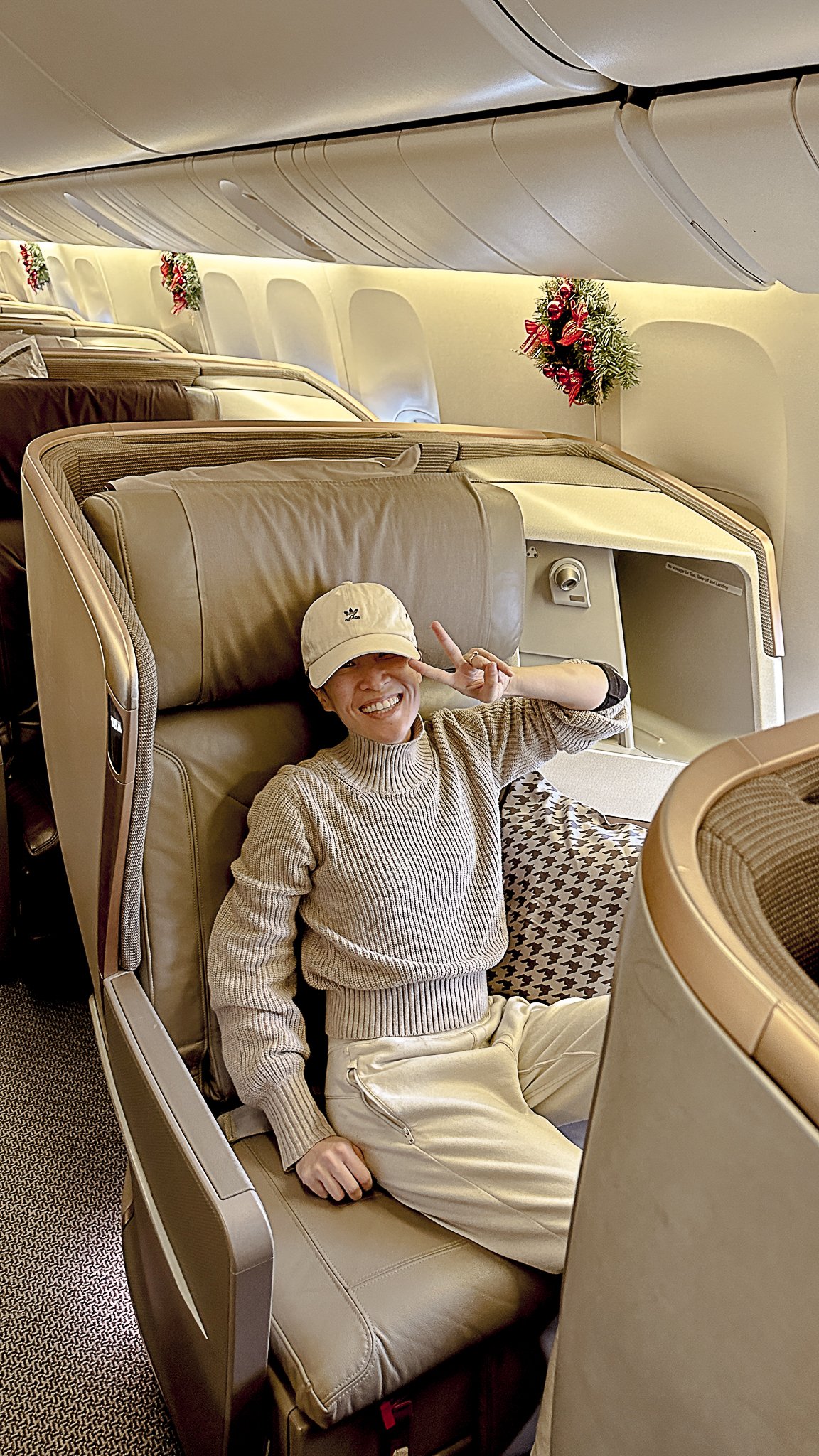 Singapore Airlines Business Class to LA to Tokyo - Amanda N Hammond-7.jpg