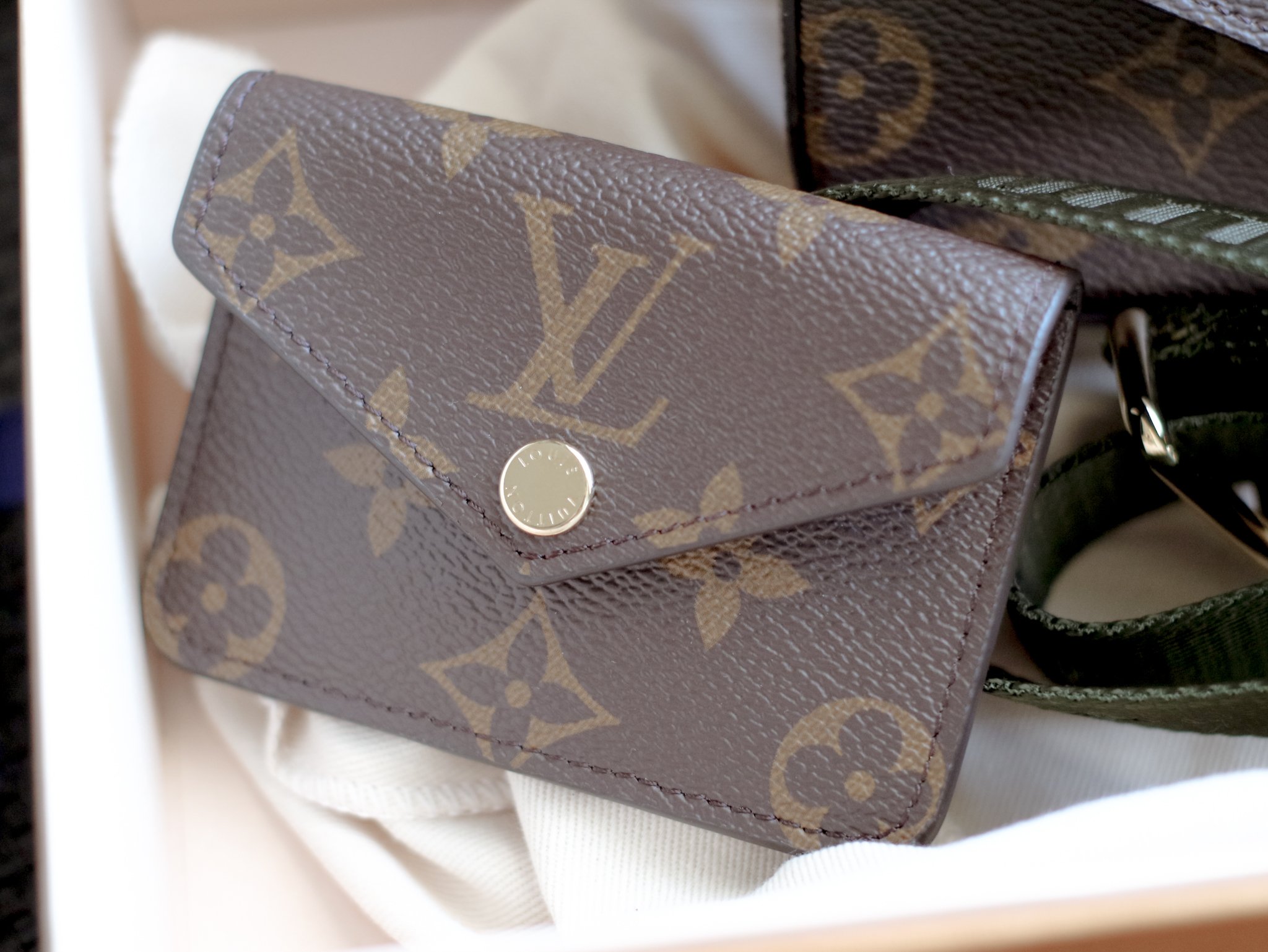 Louis Vuitton Felicie Strap and Go - Amanda N Hammond-6.JPG