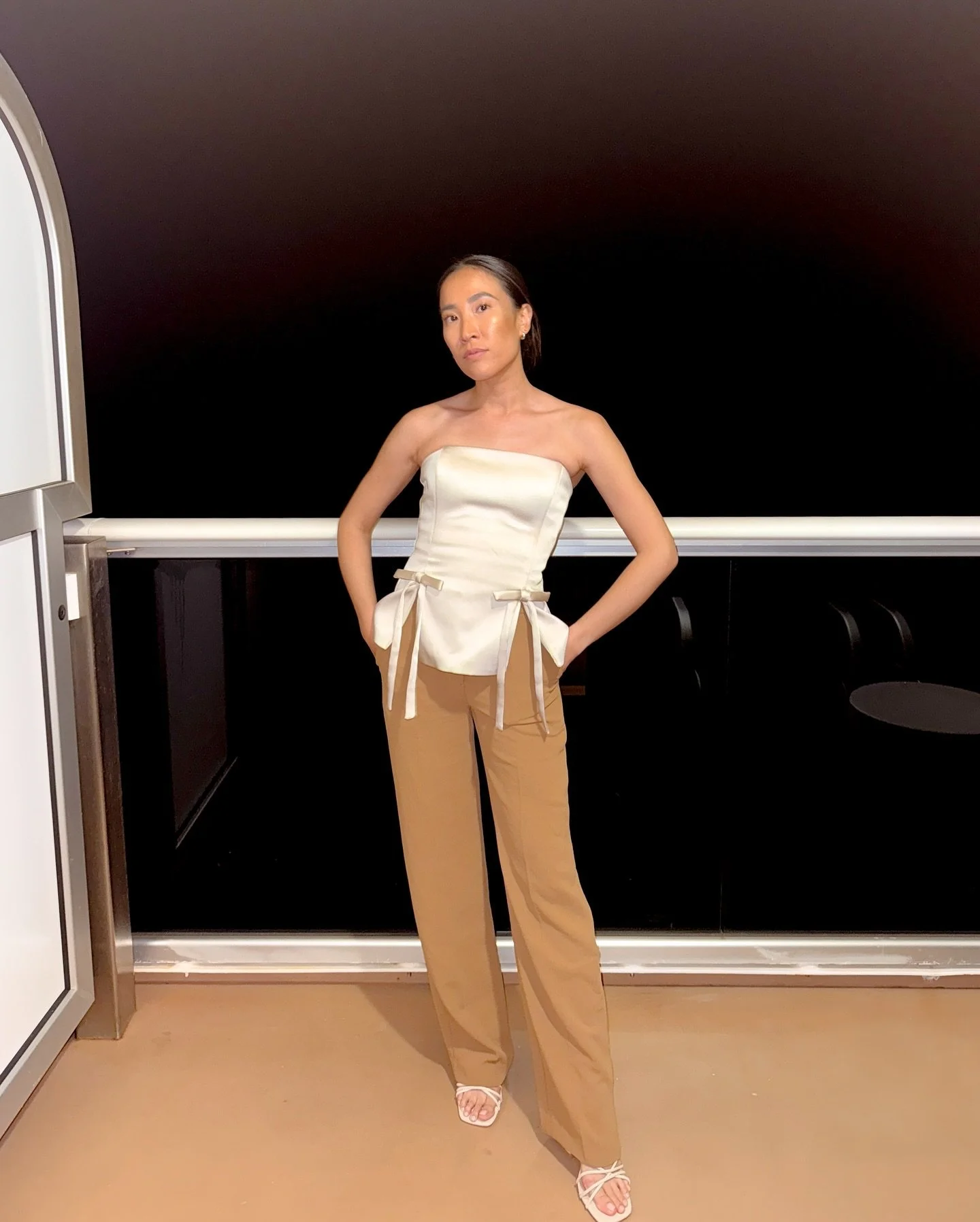 swooning over the satin effect of this @zara top (snagged it on sale 🤩), and paired with this @aritzia alanya pant #zarasales #zarafinds #zaratop #satintop #aritzia #aritziastyle #aritziapants #aritziasale #cruiseoutfit #cruisestyle #cruisefashion #