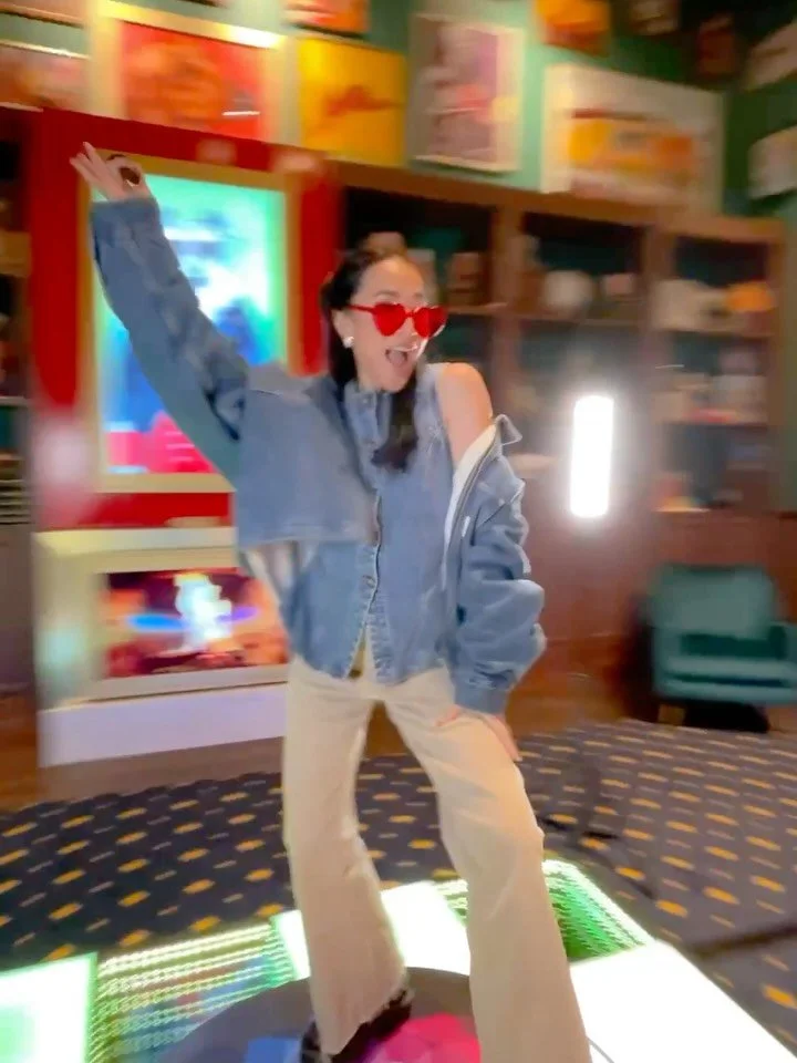 @holeymoleyirvine @hijinxhotel.usa @irvinespectrumcenter grand opened on Dec 12th - have you booked your reservations yet?! Enjoy challenge rooms, a speakeasy and karaoke at #HijinxHotel, mini golf at #HoleyMoley and yummy bites + fun drinks at both!