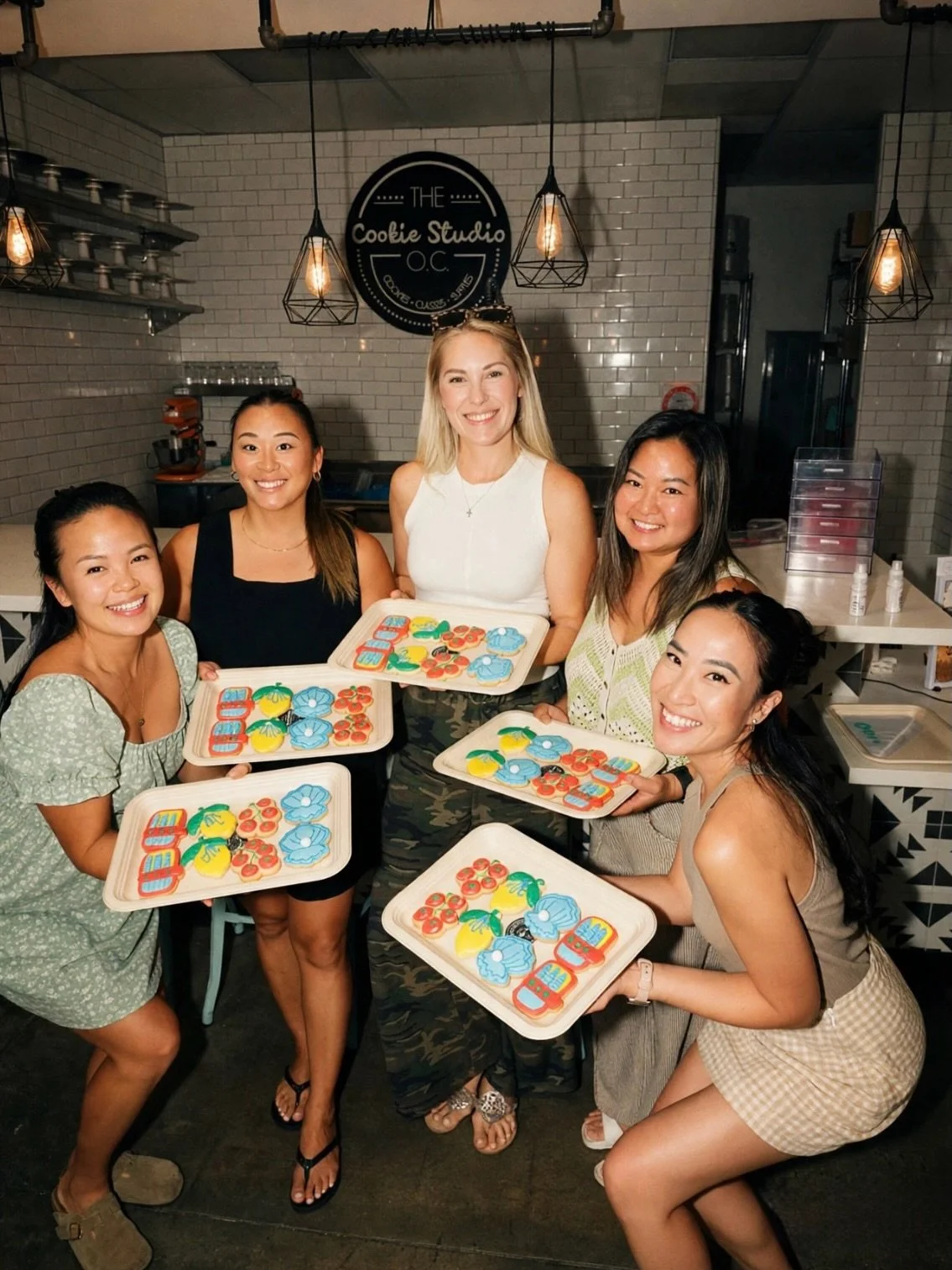 10/10 recommend cookie decorating with your girlfriends
@grunderfullydelicious&rsquo; &lsquo;dolce vita&rsquo; themed cookies! #cookiedecoratingclasses #cookiedecoratingclass #anaheimca #anaheimcalifornia #thingstodooc