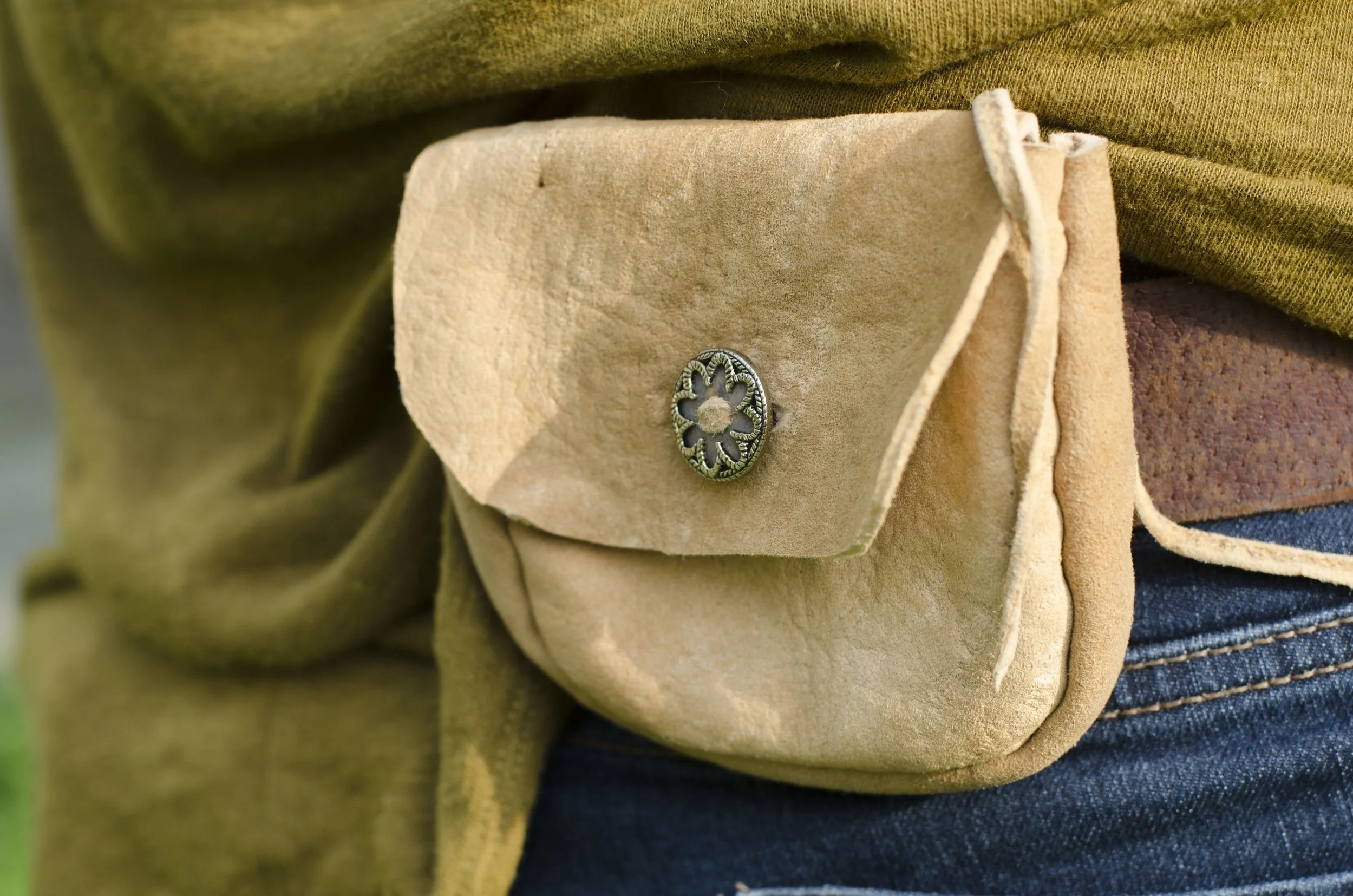 buckskin+belt+pouch+tan.jpg