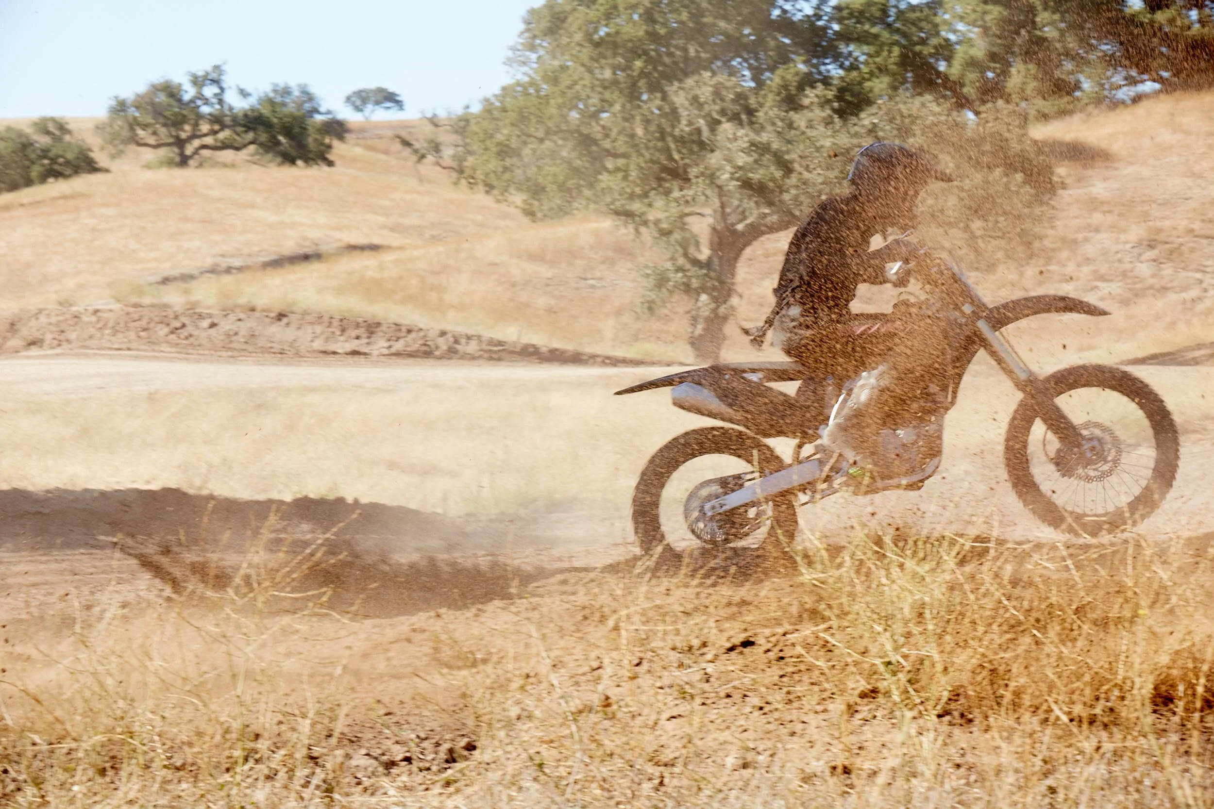 Lynda-Churilla-+160721_MOTOCYCLE_Zaca_168.jpg