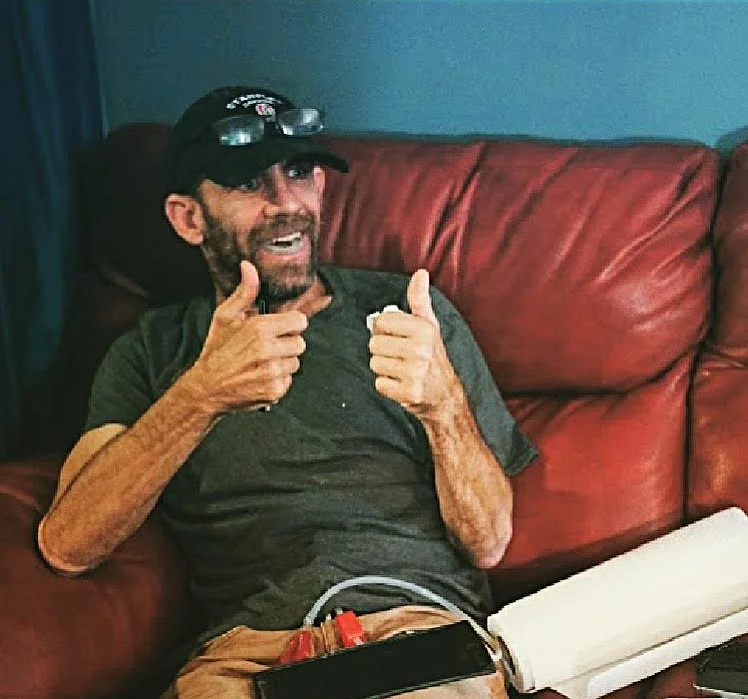 Bernie Thumbs up.jpg