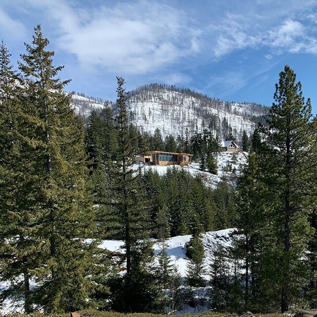 Is this socially distant enough?  Our #beargrasscabin waiting to be completed nestled in the hills above #lakecleelum .
📸 by owner