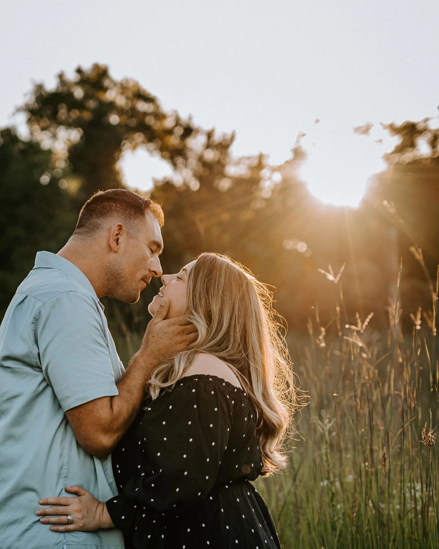The most romantic time of the day 🌞 ︎

#goldenhour #alwaysbeephotography #milwaukeephotographer #mkephotographer #milwaukeeportraitphotography #milwaukeelifestylephotography #mkeportraits #creativelifehappylife #createveryday #livecreatively #instaa