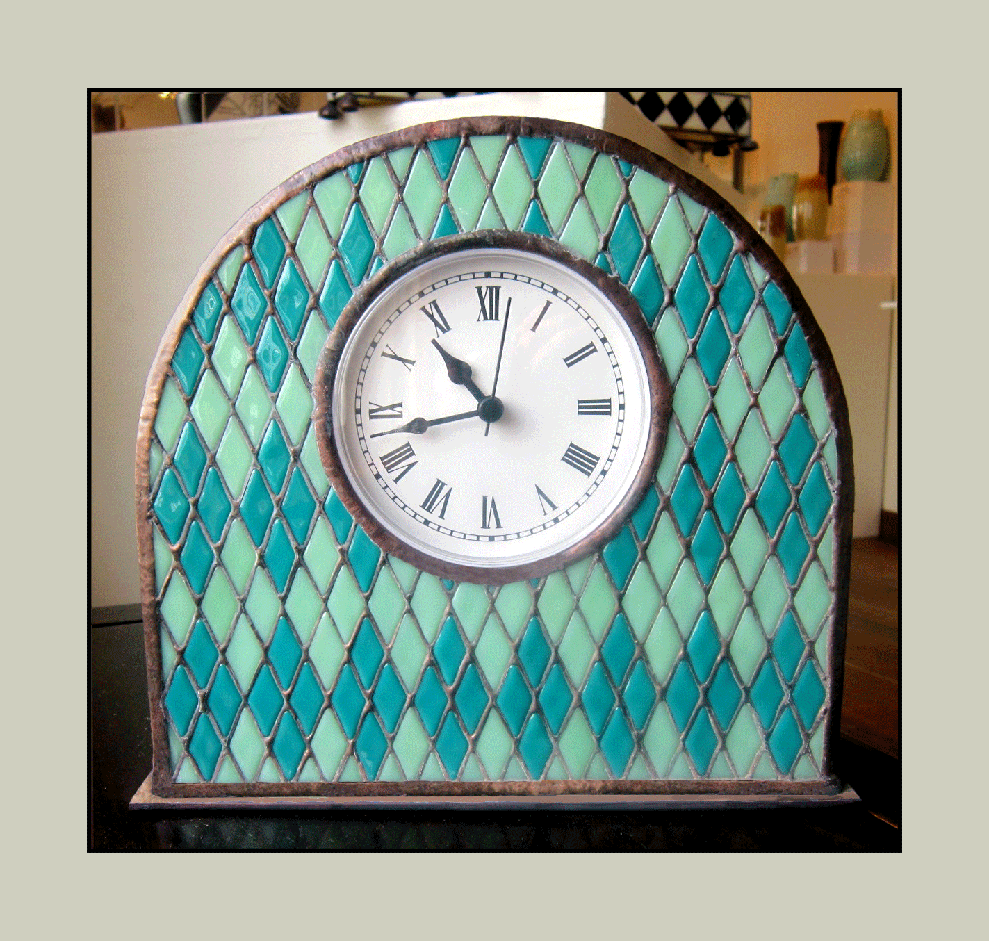 Argyle-Clock-with-Border-SS.gif