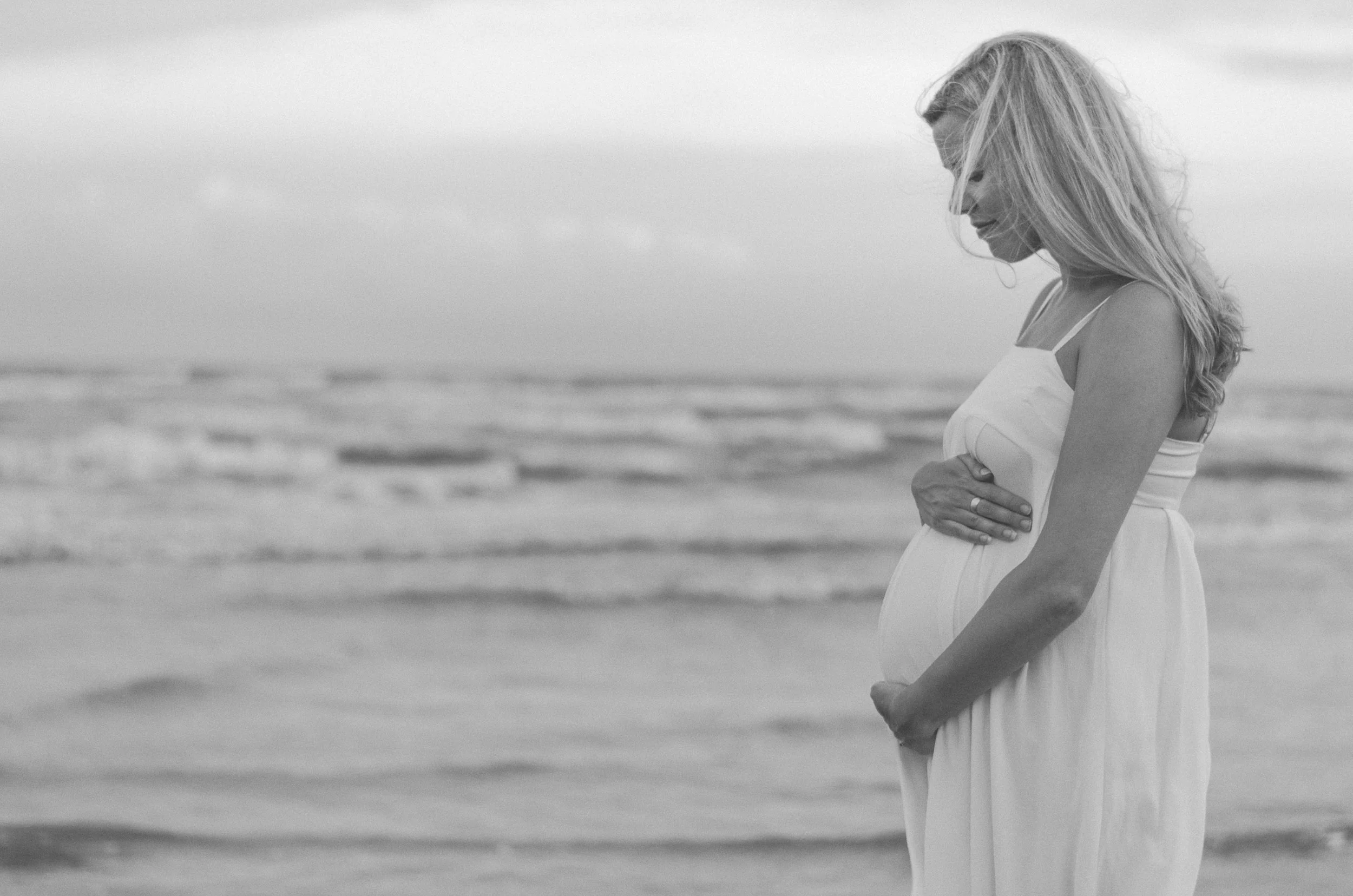 Beach Maternity | http://www.catherinesanderson.com