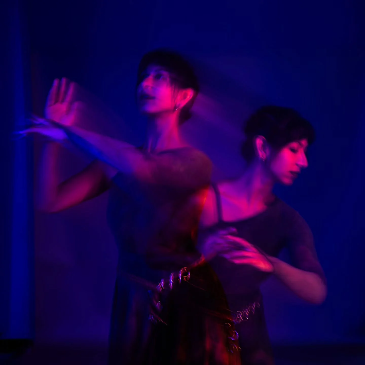 Before the fracture, she (the Mother) held the world in balance. Our next rendition of Crone introduces the conflict between our characters the Mother and the General. See the story unfold Nov 14 -16 @eastsideperformingarts_atx

Choreography: @doroth