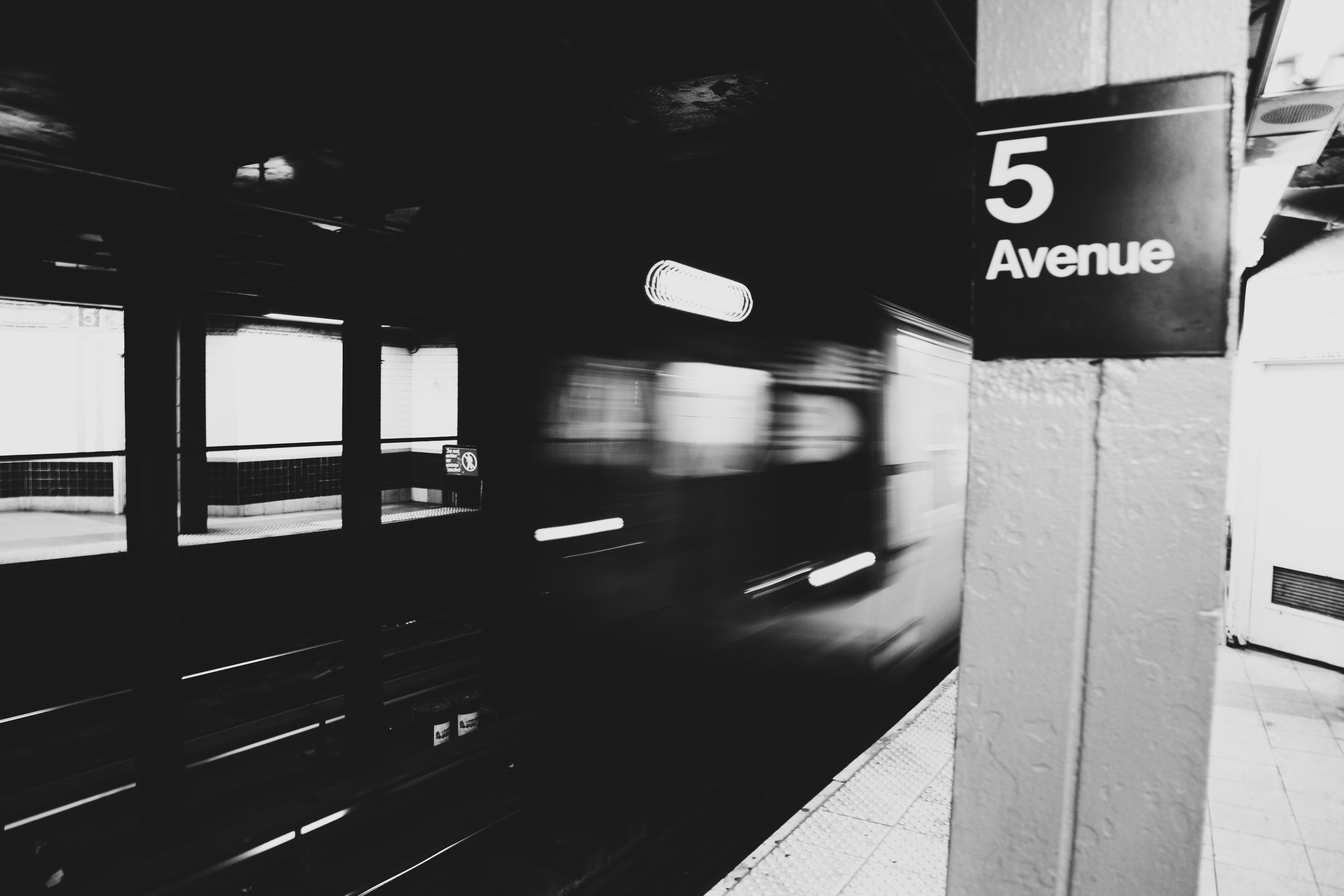 4. 5th avenue train - Manhattan.jpeg