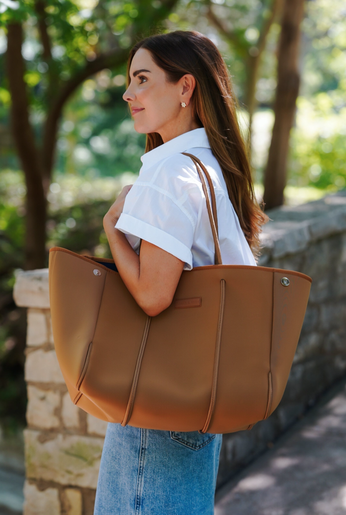 Camel Parker tote Lifestyle 2 .png