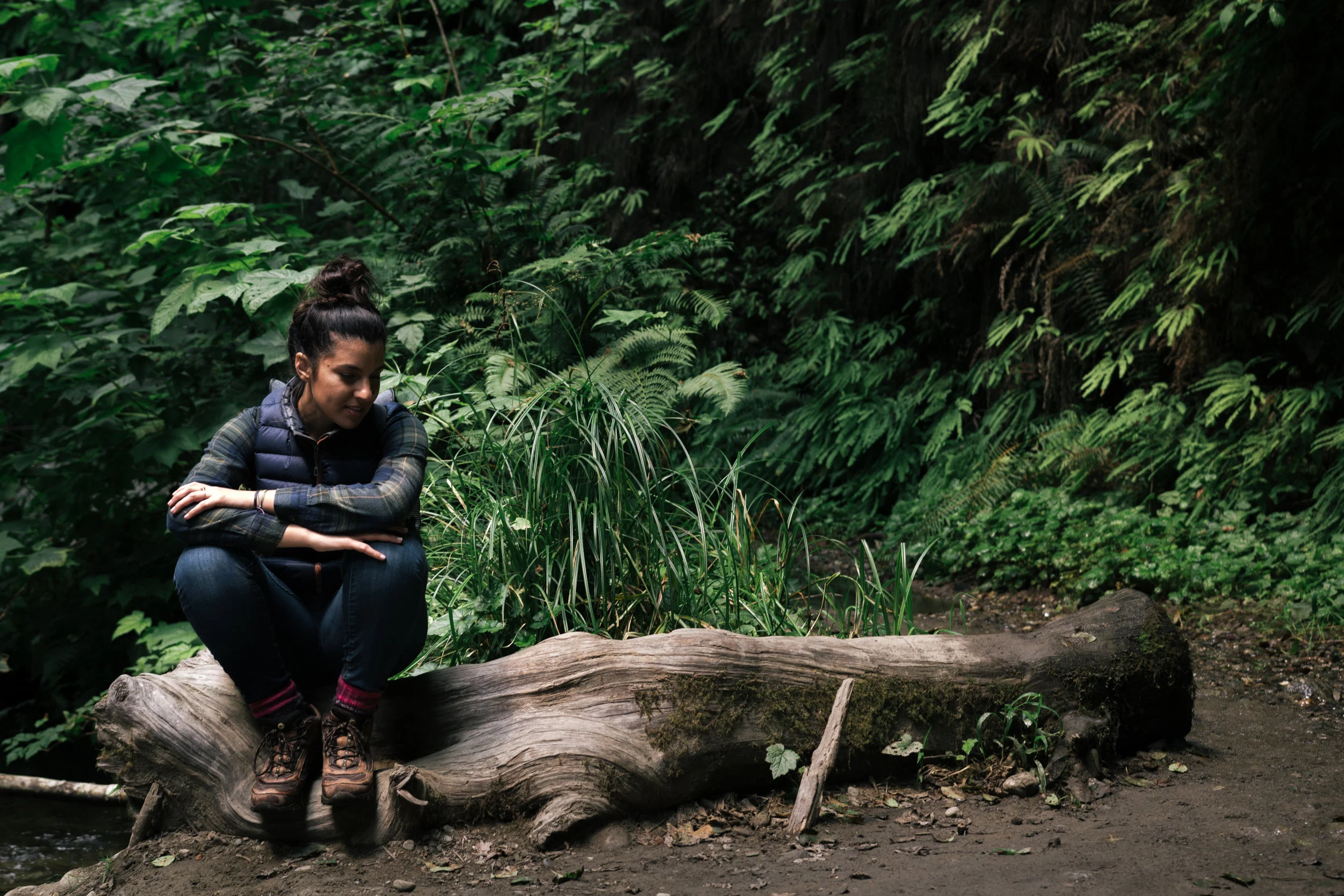 lela sitting fern (1 of 1).jpg