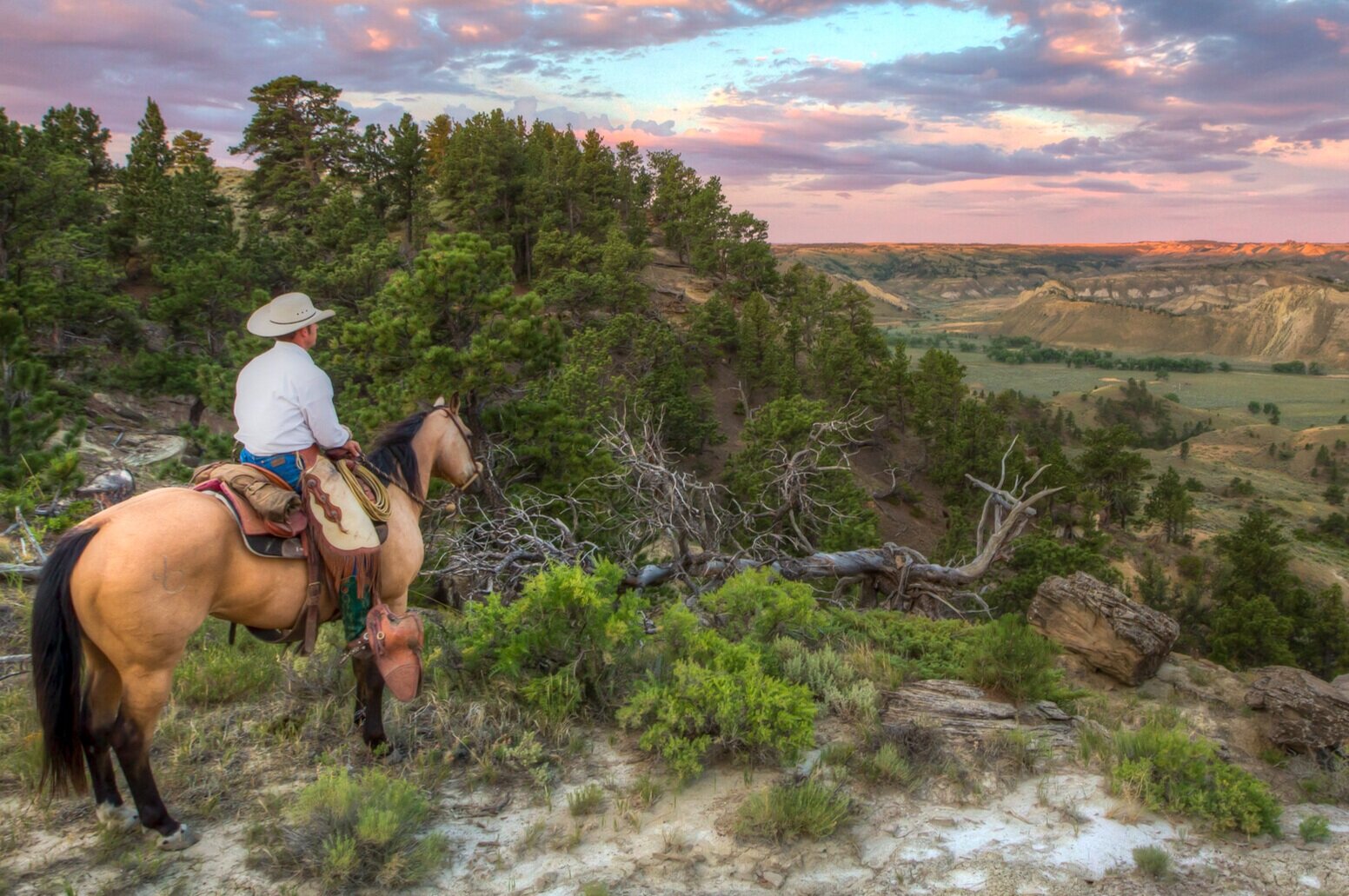 MT_horseback+riding+in+sagebrush+country+Missouri+River+Breaks_BLM.jpg