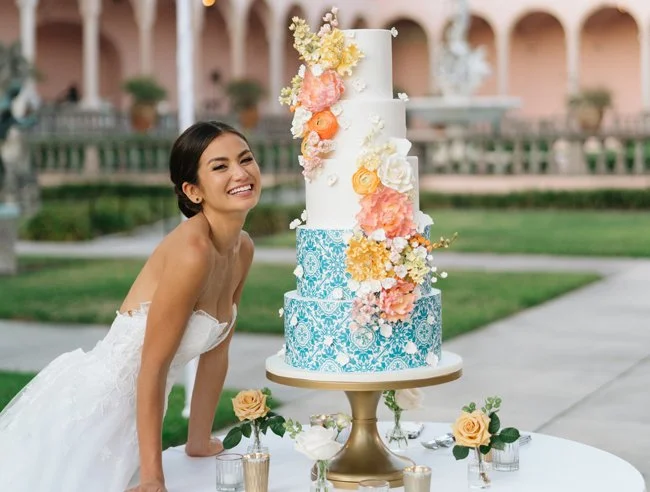 wedding dress cake designs — Cake Design Journal | Julie Deffense Size:16/34 Black Pants with Brown feature_Appliques Bakery engagement parties