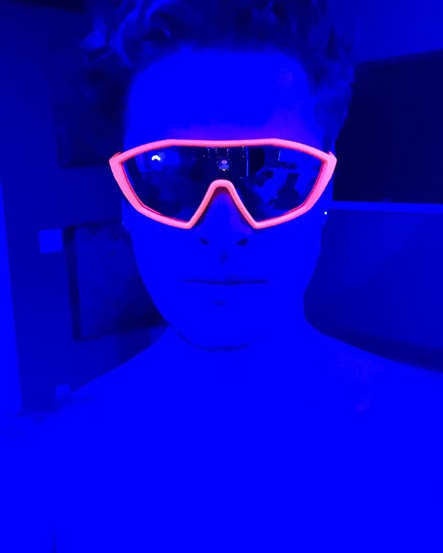 Working late... and these glasses in blue light? Kinda explains me in one photo. &bull;
&bull;
&bull;
#lighting #lights #sunglasses #prada #studio #music #fashion #tattoos #night #insomnia #alien #singer #producer #new