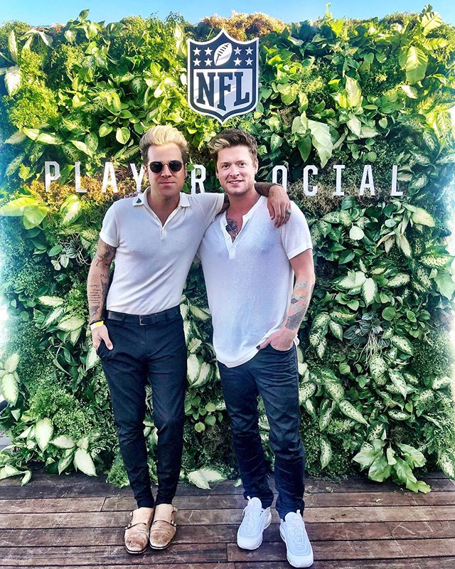 Just me and @ryancabrera hangin out with the @nfl a lil bit. Cause #Malibu is never a bad move.  I needa get better at pretending I know ANYthing about football. &bull;
&bull;
&bull;
#nfl #beach #california #la #singer #music #football #fun #tattoos