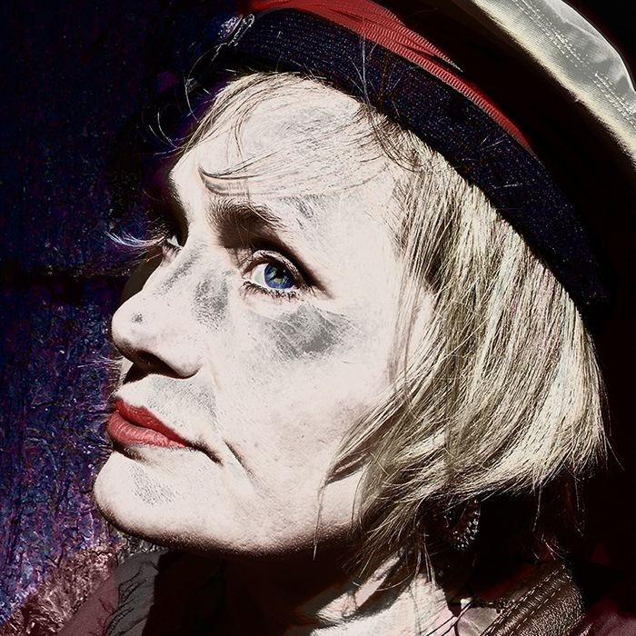 mothercourage2sq.jpg