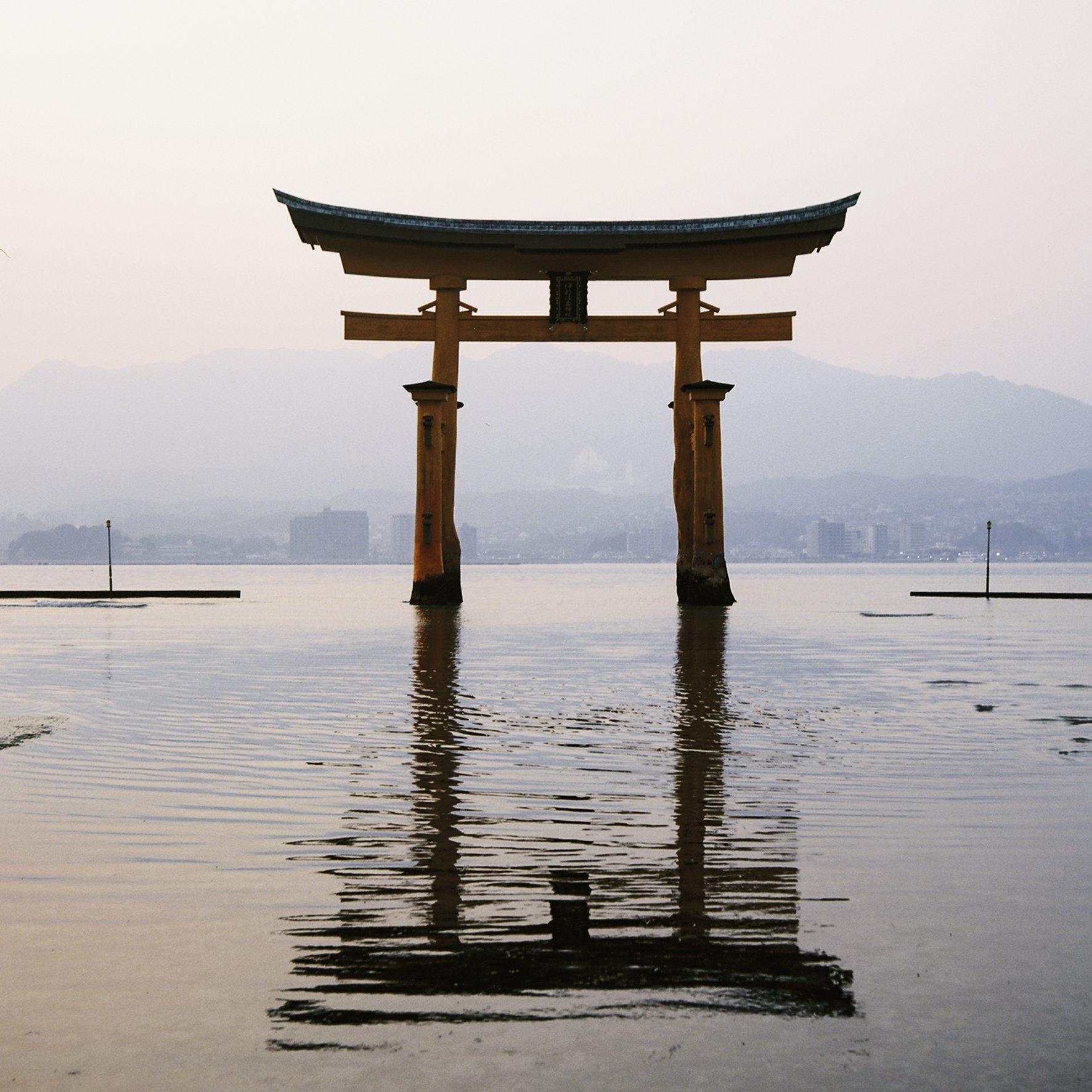  Great Torii Gate, Itsukushima-jinja 