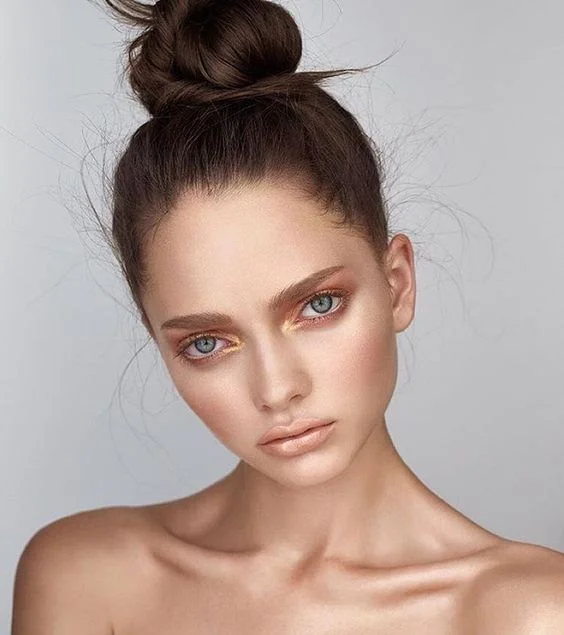 Here is our hair and skin reference for the hair and make up artist. We went for a messy bun with super fresh skin.