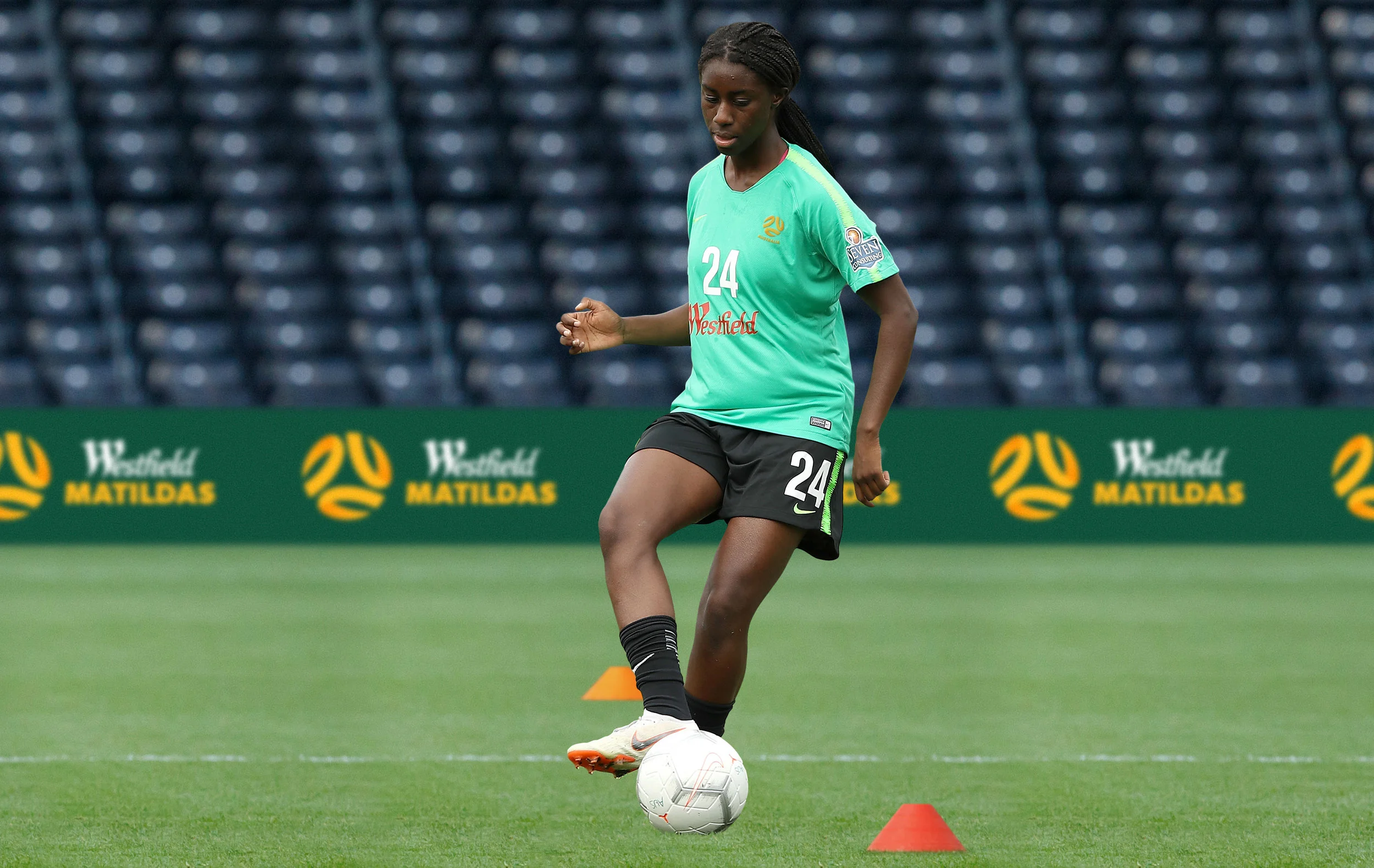 12_Hulsbosch_FFA_Matildas_Jersey_1.jpg