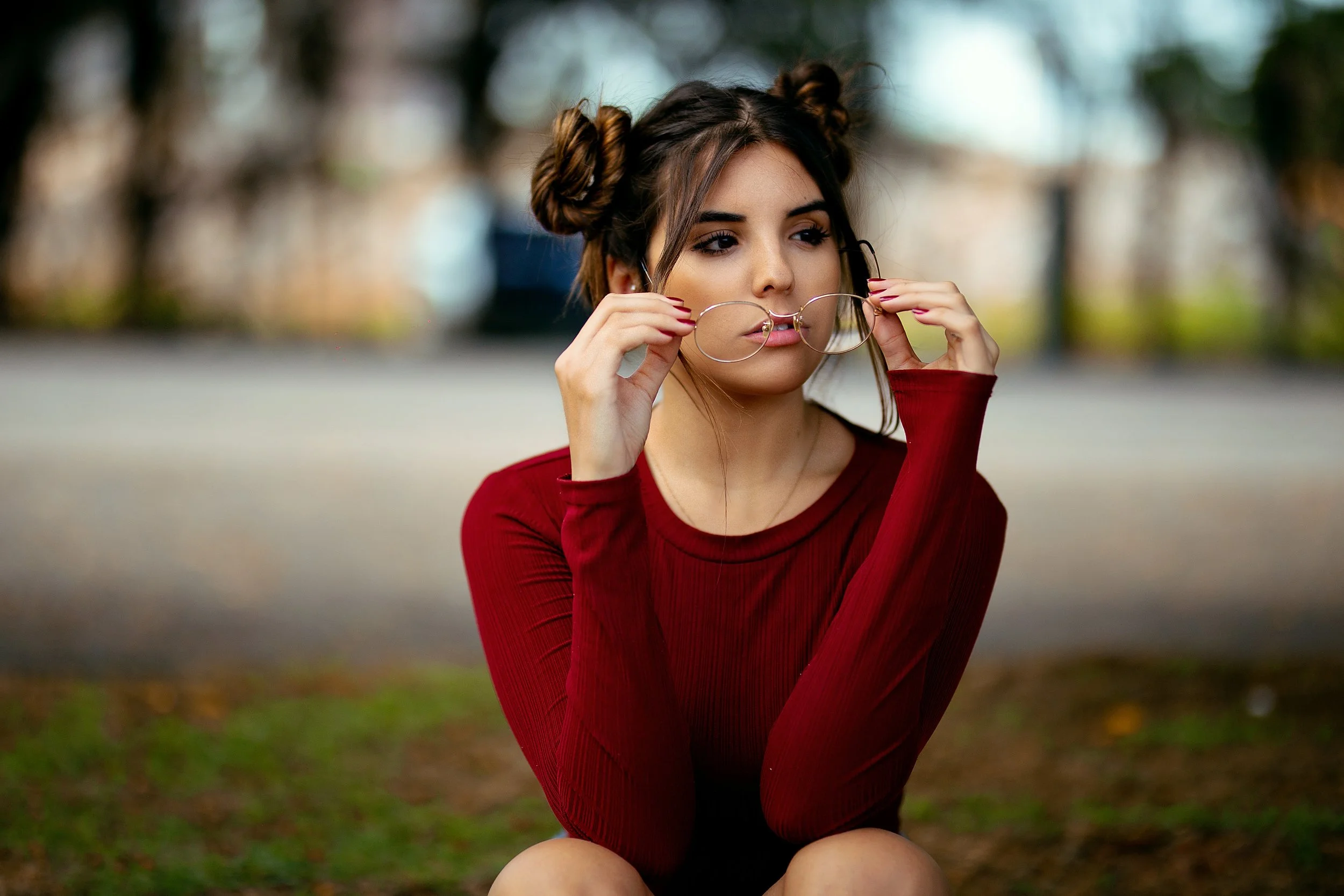 beautiful-woman-brunette-eyeglasses-1913021.jpg