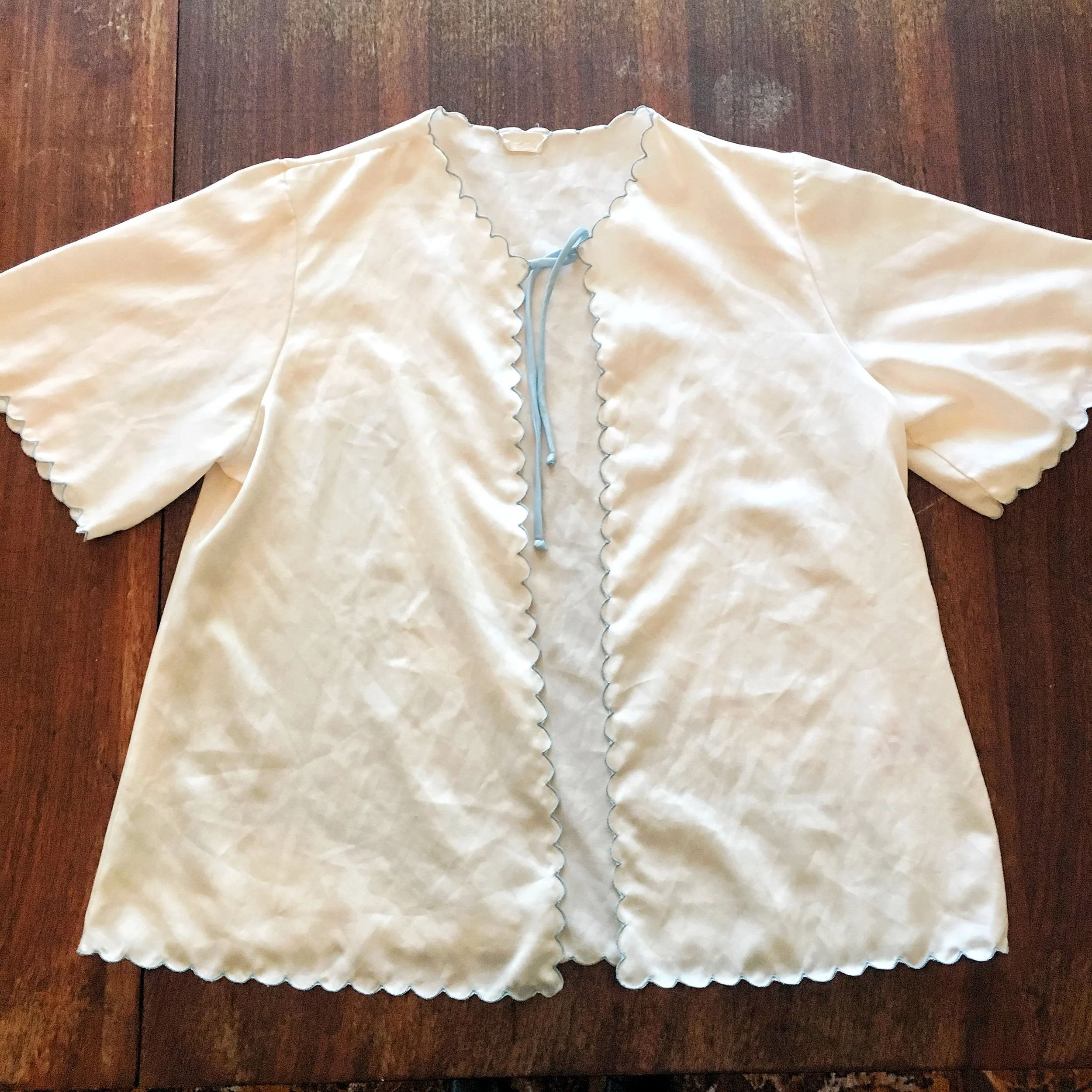 Vintage 60's Front Closure Capelet