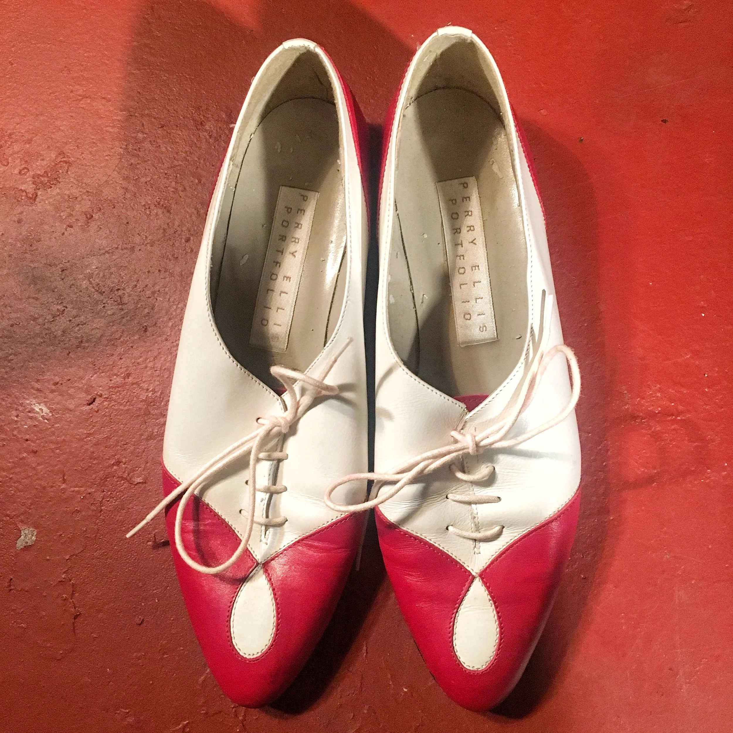 Vintage Red and White Leather PERRY ELLIS Oxfords