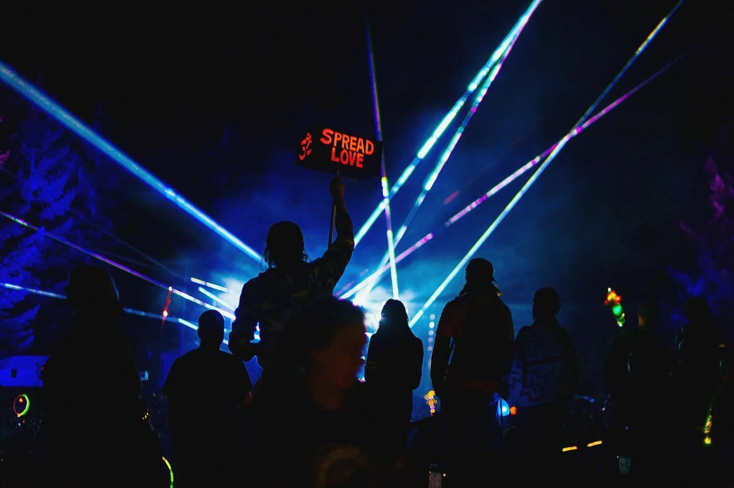 Simple Not Easy // @summermeltdown - #summermeltdown #somelty  #darringtonwa #summermeltdown2019 
.
.
.
.
#canwemeltyet #vsco #smalltownvibe #concertphotography #documentaryphotography #streetphotographer #lensculture #rave #raveculture #stillmelty #