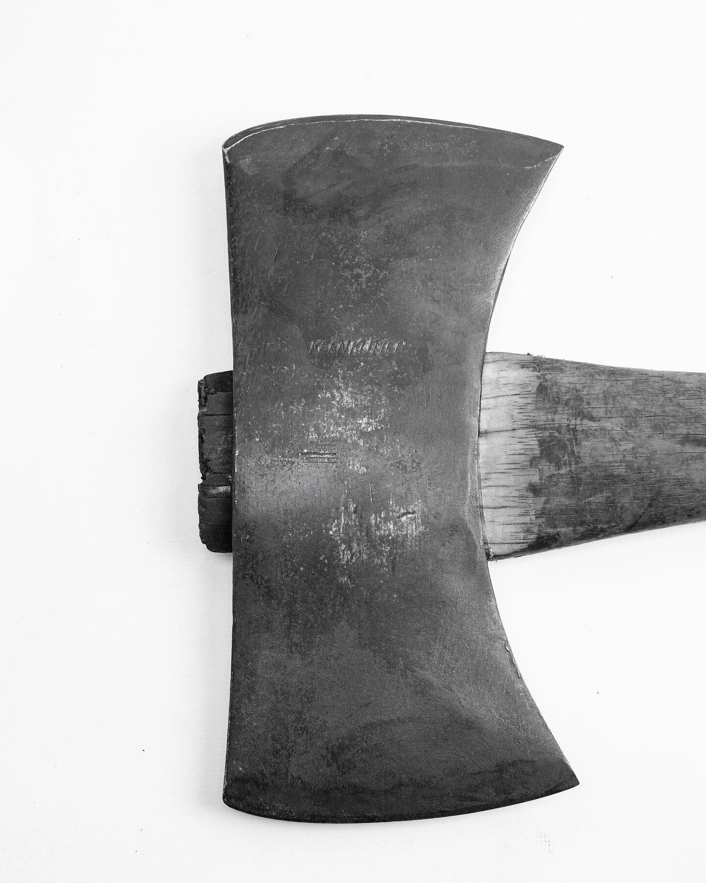 Keen Kutter // Hard Feelings &hellip; #keenkutter #ecsimmons #doublebitaxe #axeporn #axerestoration #stilllifephotography #blackandwhite #fineart  #ig_fineart #fineartamerica #blackandwhitephotography #minimalist #minimalistphotography #studio #toolp