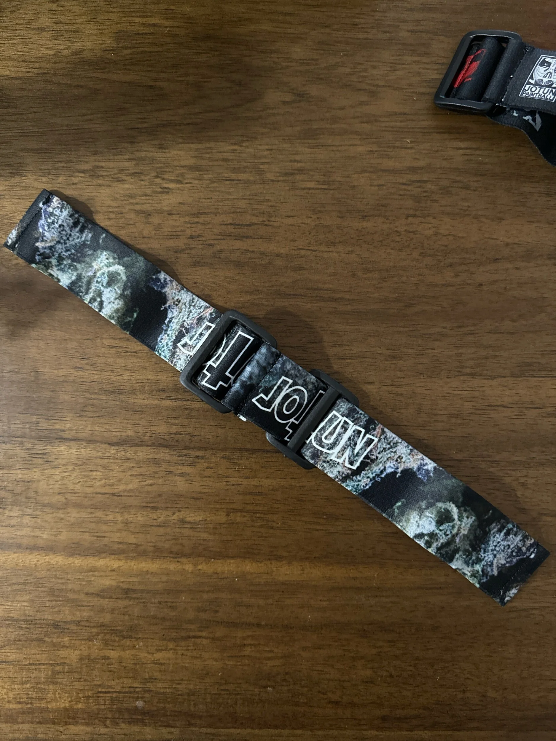 D18D9AF7-E5A9-4FC3-94B1-7EEBA58B44E5