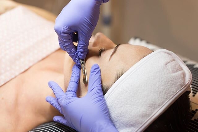 What is your  f a v o r i t e  skin treatment to have done? I want to know! No wrong answers 🖤
.
.
.
.
. 
#hydrafacial #hydrafacialmd #thehydrafacial #hydrafacialist #thehydrafacialist #hydrafacialnation #3steps30minutes #thebestskinofyourlife #skin