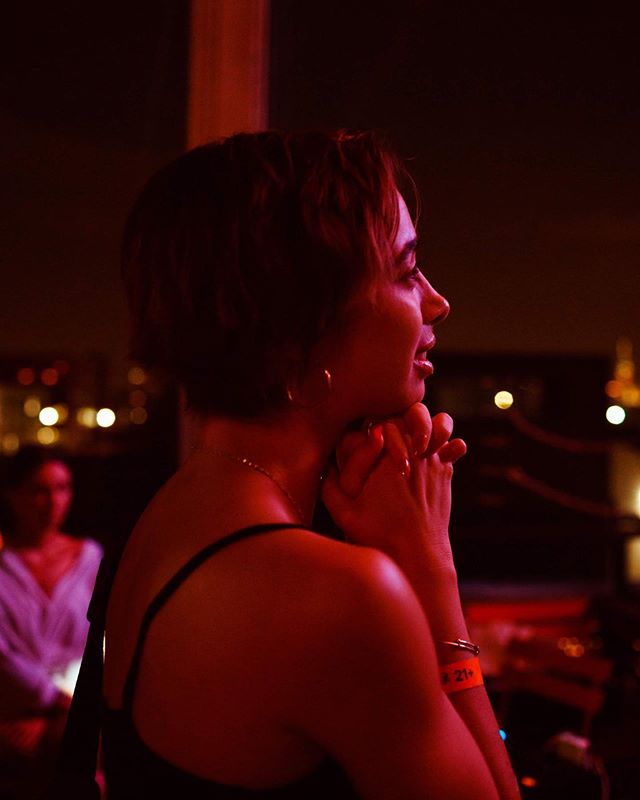 @emmasofiacaymares basking in the beauty that was @stefalives at our POPC x @nuevayorkinos benefit for @raicestexas / photo by @aliceplati / link to donate in our bio ( www.powerofpeoplecombined.org )! All donations made by 8/19 go to RAICES!
.
.
#popc #powerofpeoplecombined #nokidsincages #familiesbelongtogether #closethecamps #abolishice