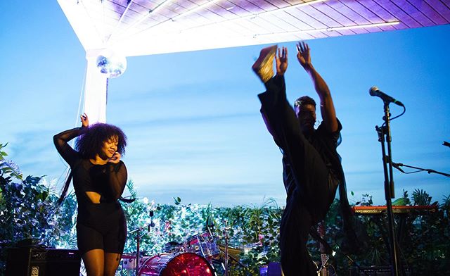 @tyronebevans and @adaloso09 w/ the high kicks and sultry vibes during their performance w/ @synead captured by @aliceplati 💞 during the POPC x @nuevayorkinos benefit for @raicestexas #familiesbelongtogether #nokidsincages #closethecamps