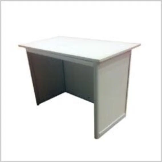Octonorm Table 1m x 0.5 x 0.75m Rs. 850/-