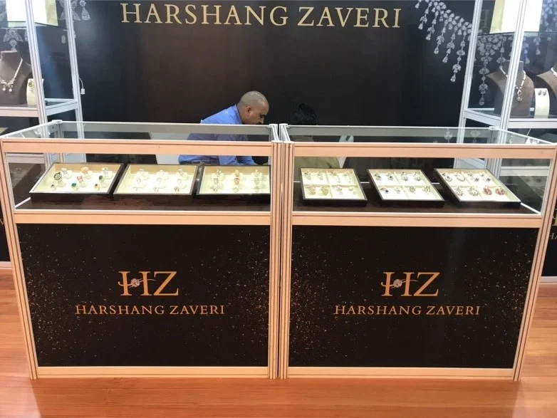 Glass Counter 1m x 0.5 X 1m Rs. 3000/- (ग्लास काउंटर) १मि. x ०.५ x १मि. रु. ९५०/-