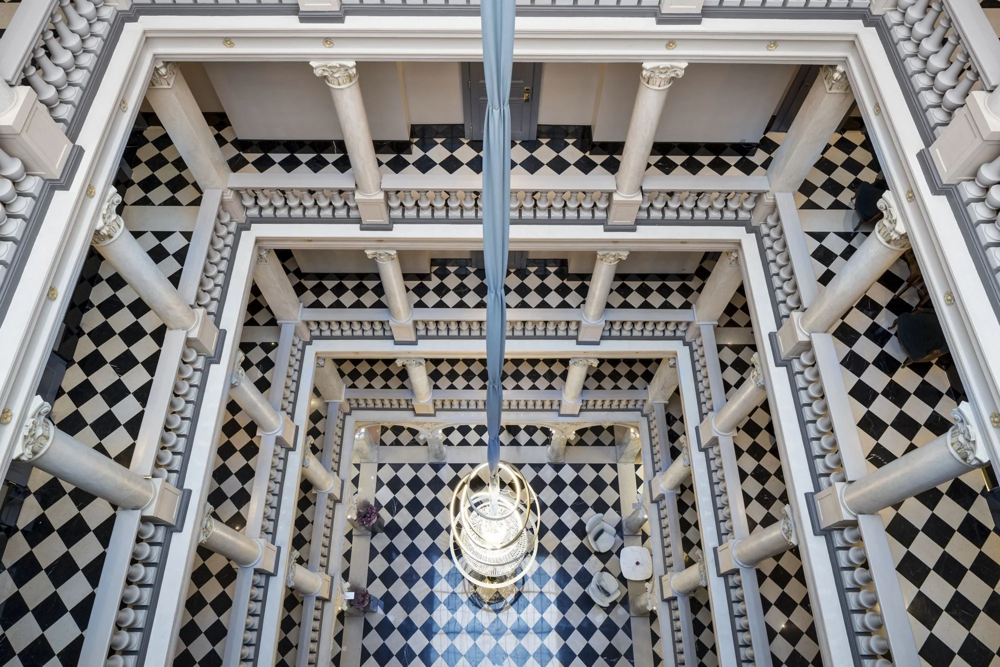 ritz carltonentree.jpg