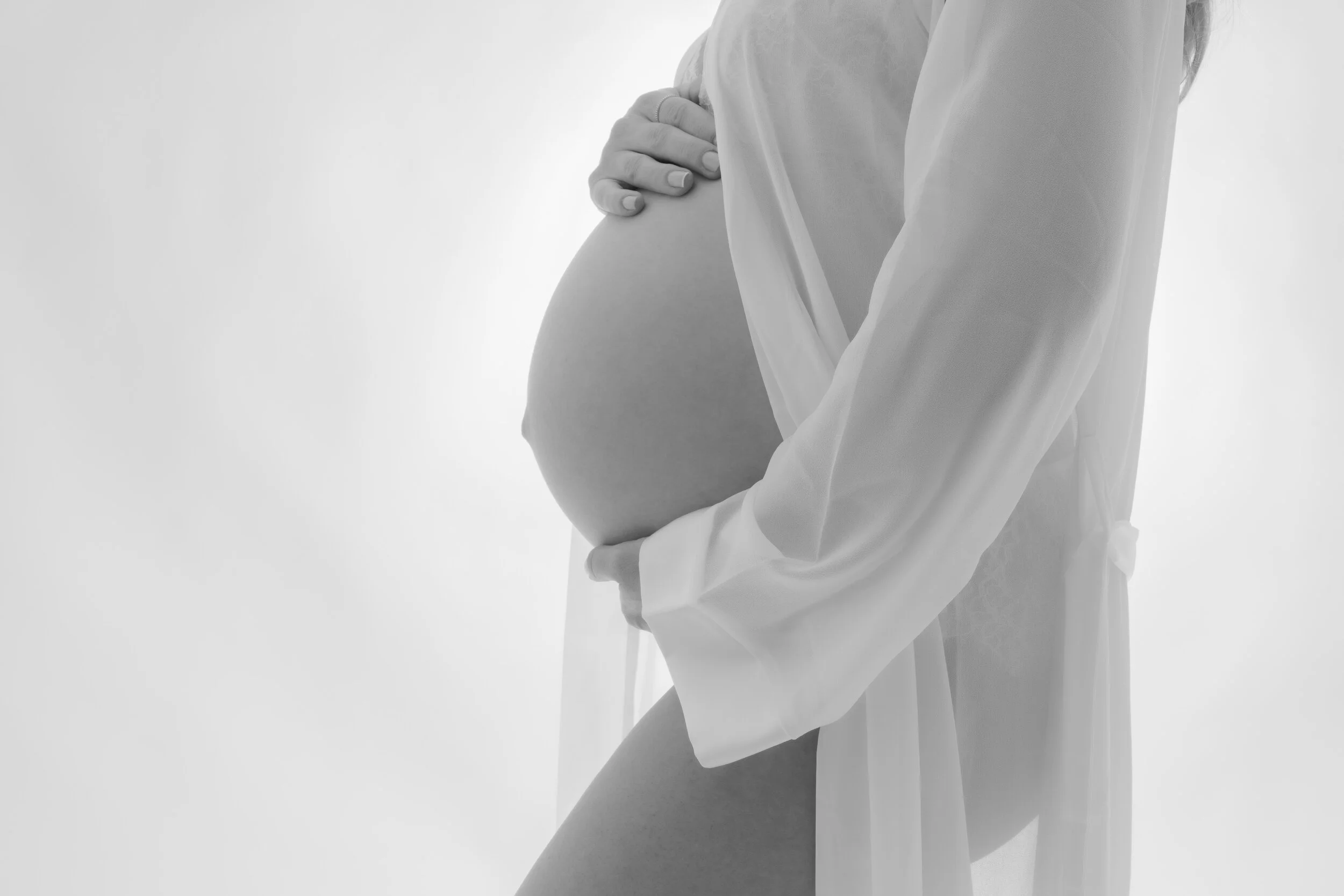 Emma Maternity Shoot-5.jpg