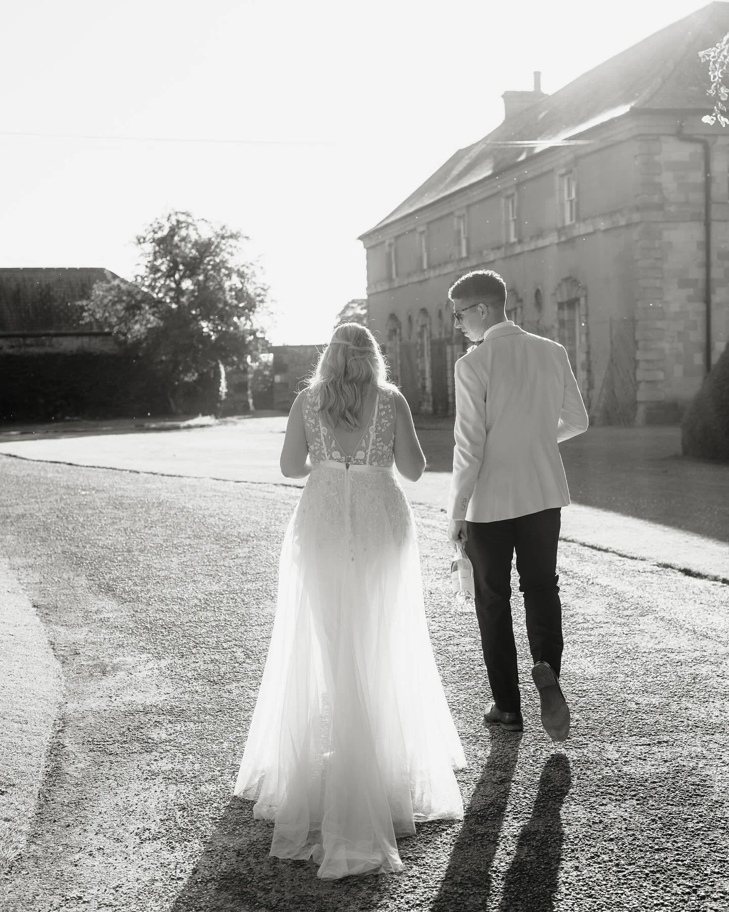 2 years 🤍 @ivanspictures
.
.
.
With @agnes.black @alexandragrecco @newburghpriory @cj_makeupartist_bridal @emilyhawkeshair