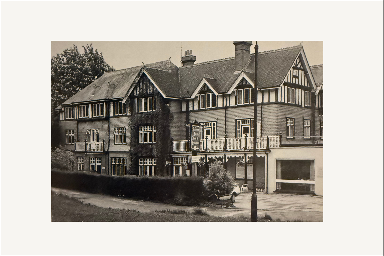 Sepia photograph of Ashdown Forest Hotel, Sussex, England, early 20th century — the hotel where Georgie Yeats began her automatic writing sessions.