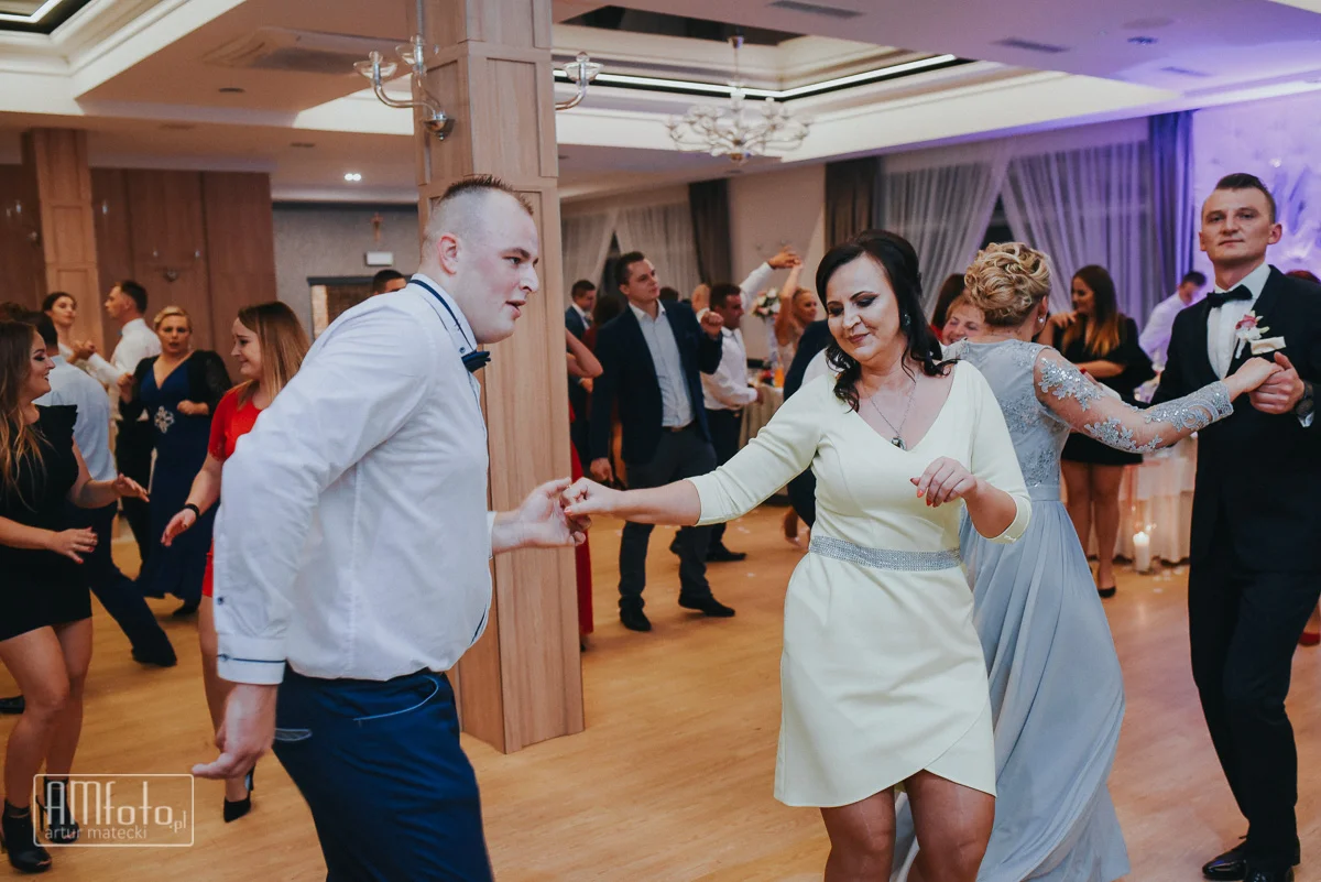 0751_Milena&Damian_fotoreportaz_kalisz_ostrow_godziesze_restauracja_hotel_perla____www-amfoto-pl__AMF_9951.jpg
