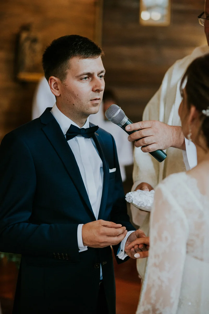 0849_Ewa&Tomek________fotoreportaz_ze_slubu_kosciol_szczury__wesela_motel_klara_sobotka___fotografia_slubna_www_amfoto_pl_DSC_6608.jpg