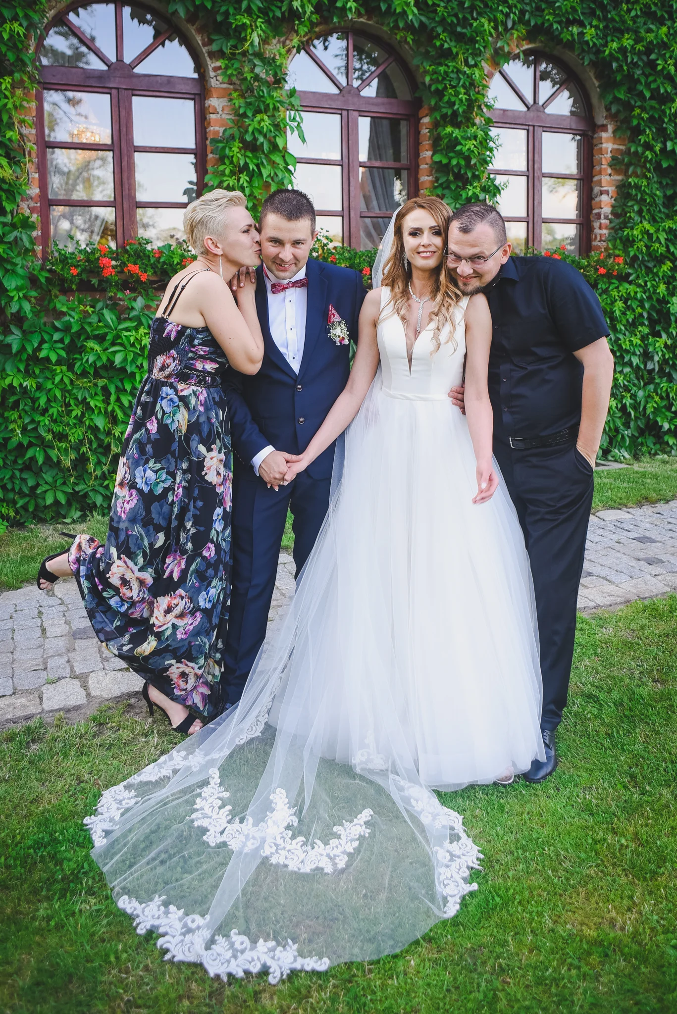 0996_Marta&Pawel_slub_parafia_lewkow_wesele_zamek_w_gutowie_____fotografia_slubna_www_amfoto_pl_AMF_9848.jpg