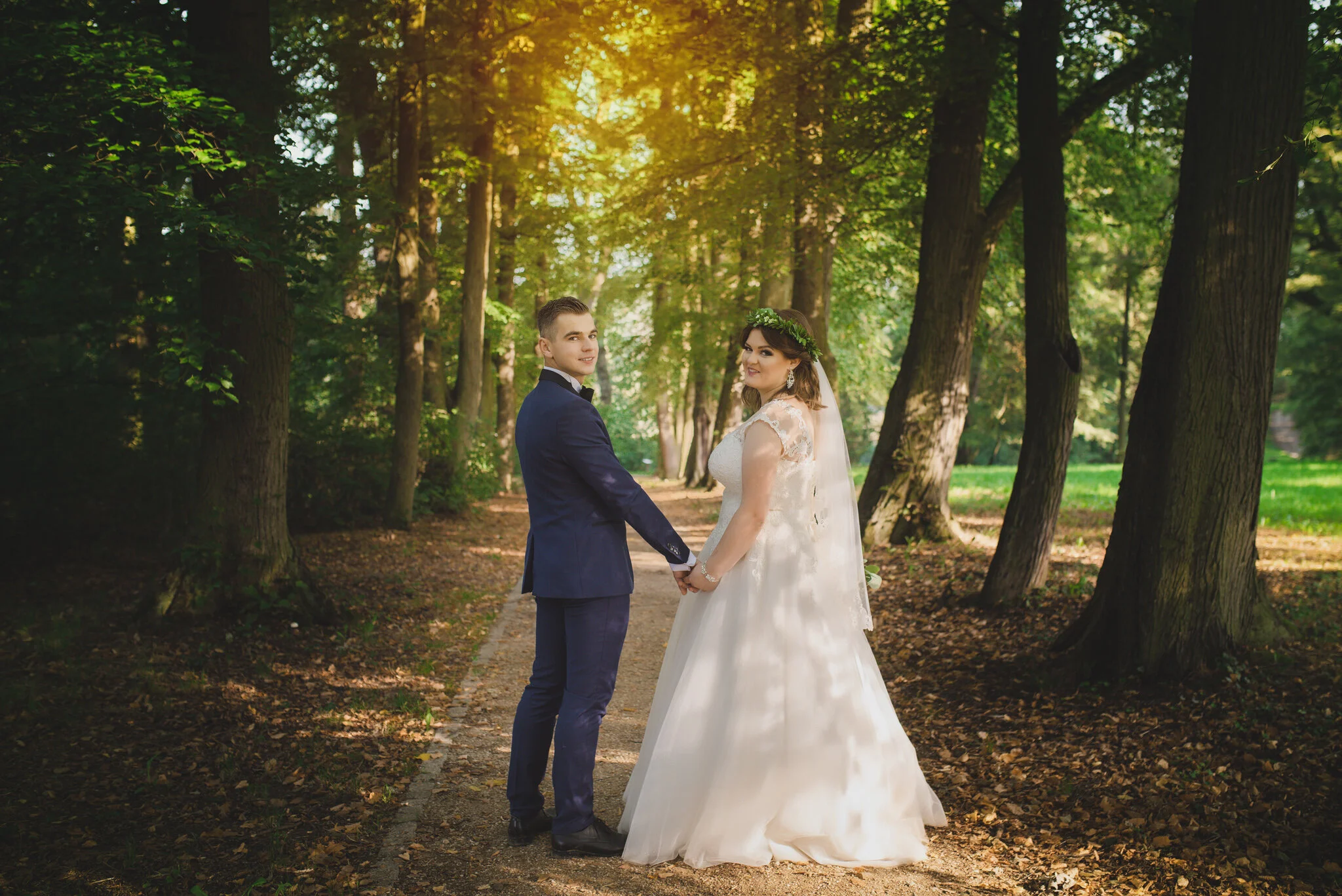 00019_Patrycja&Milosz_sesja_poslubna_plener_slubny_goluchow_zamek_turek_osadnik_gajowka_turkusowe_jezioro____fotografia_slubna_www_amfoto_pl_AMF_8722.jpg