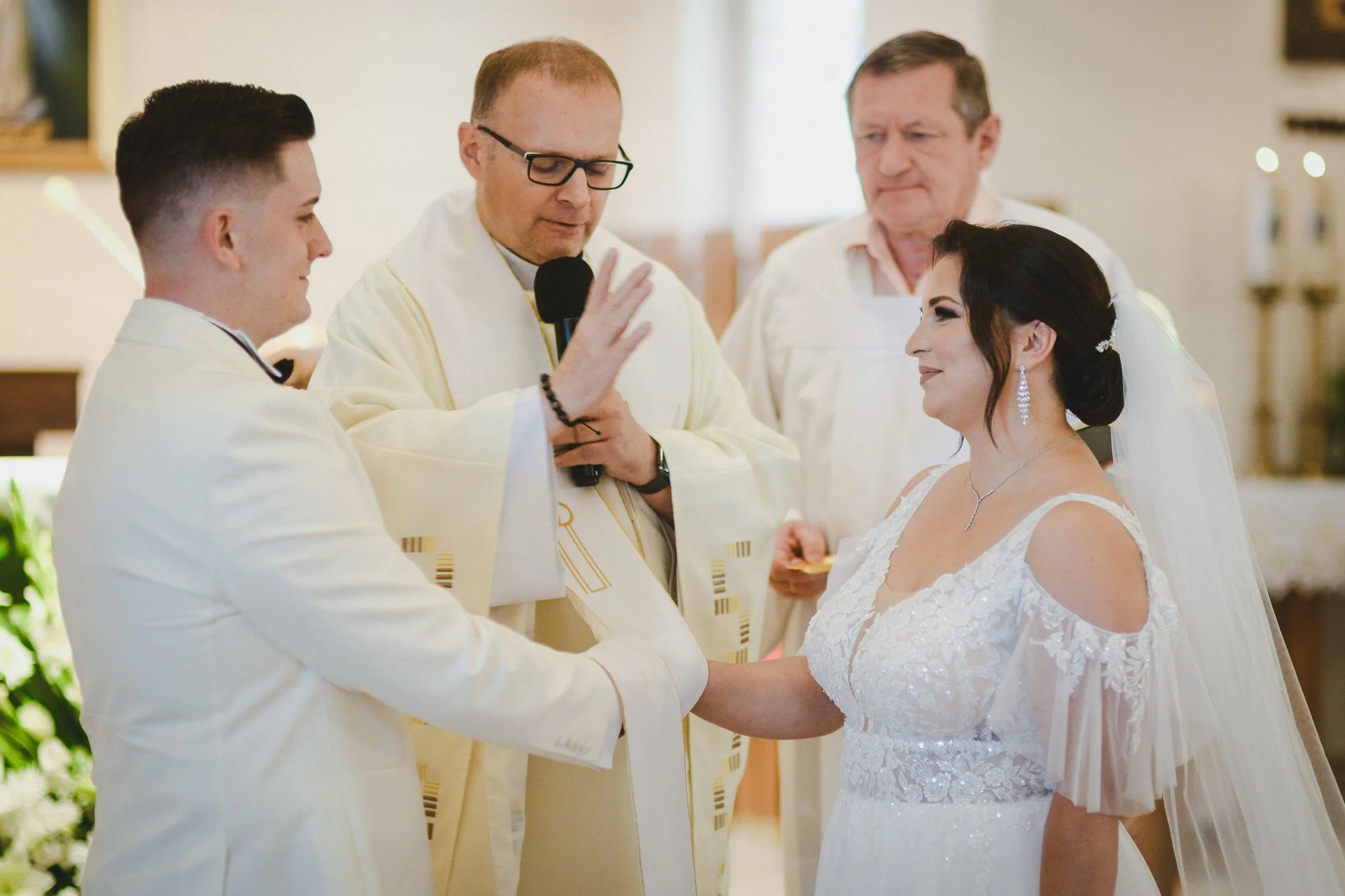 0112_Monika&Krystian_przygotowania_slubne_ceremonia_slubna__reportaz_tlokinia____fotografia_slubna_www_amfoto_pl_DSC_6055.jpg