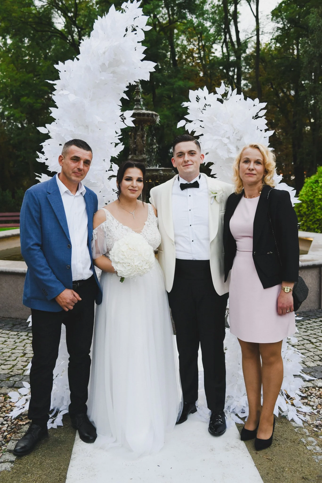 0279_Monika&Krystian_przygotowania_slubne_ceremonia_slubna__reportaz_tlokinia____fotografia_slubna_www_amfoto_pl_DSC_5031.jpg
