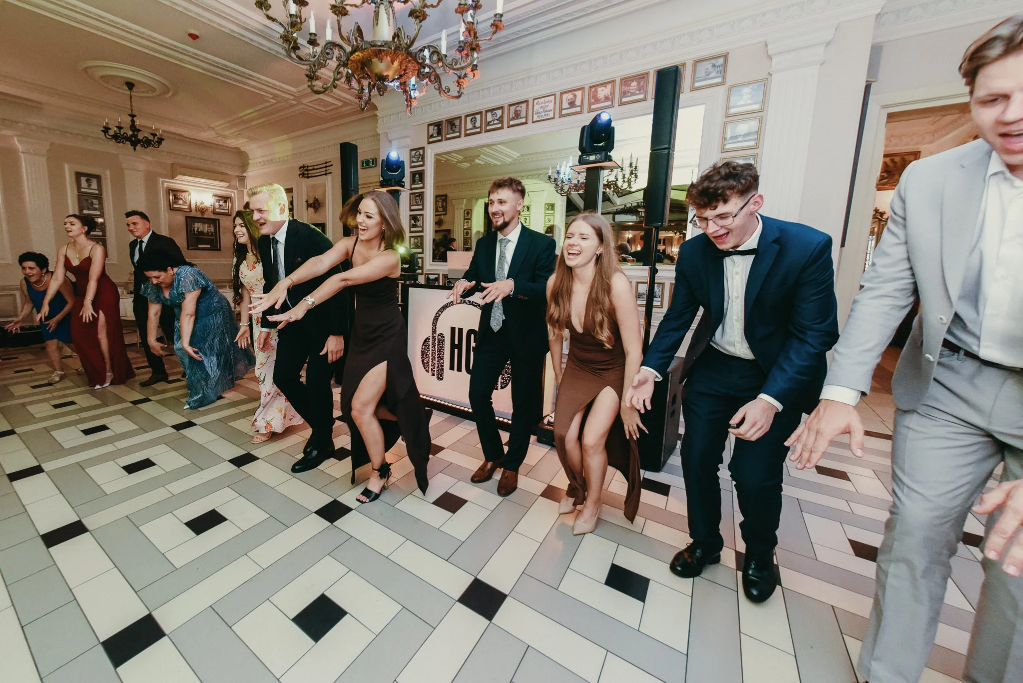 0377_Monika&Krystian_przygotowania_slubne_ceremonia_slubna__reportaz_tlokinia____fotografia_slubna_www_amfoto_pl_DSC_5381.jpg