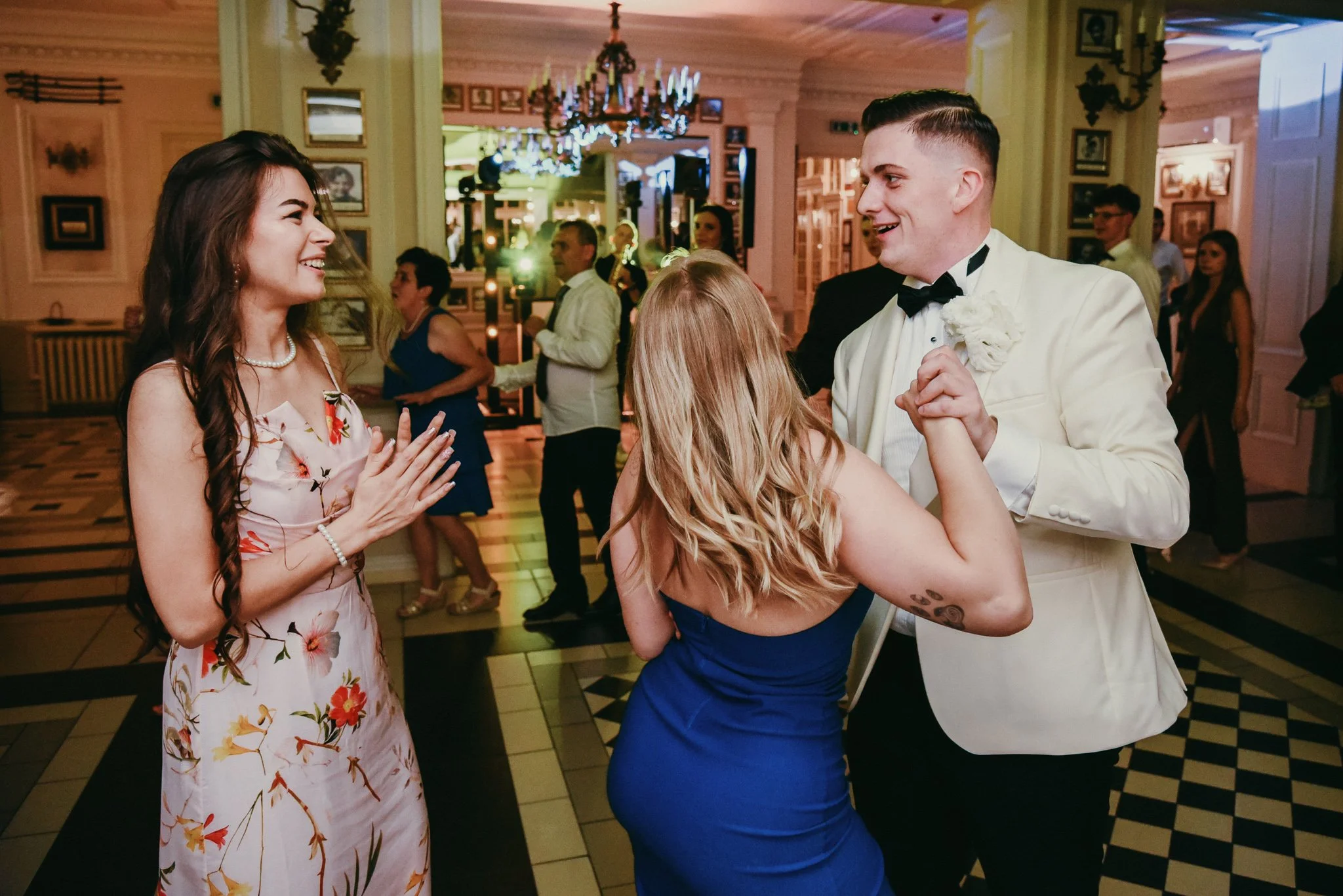 0386_Monika&Krystian_przygotowania_slubne_ceremonia_slubna__reportaz_tlokinia____fotografia_slubna_www_amfoto_pl_DSC_5431.jpg