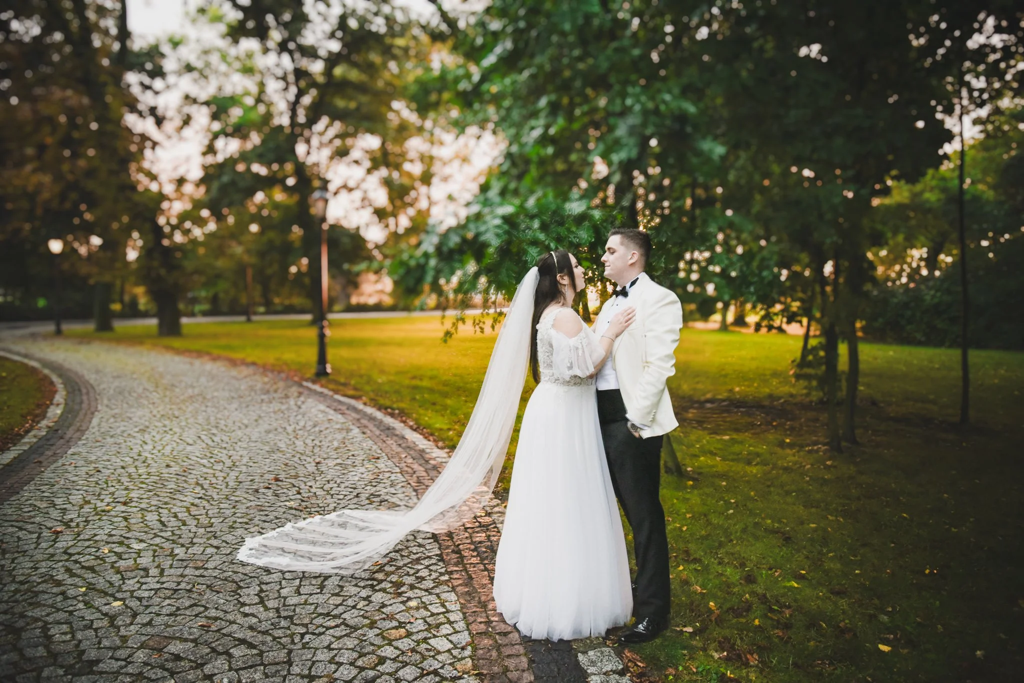 0048_Monika&Krystian_plener_slubny_tlokinia_palac_____fotografia_slubna_www_amfoto_pl_DSC_6096.jpg